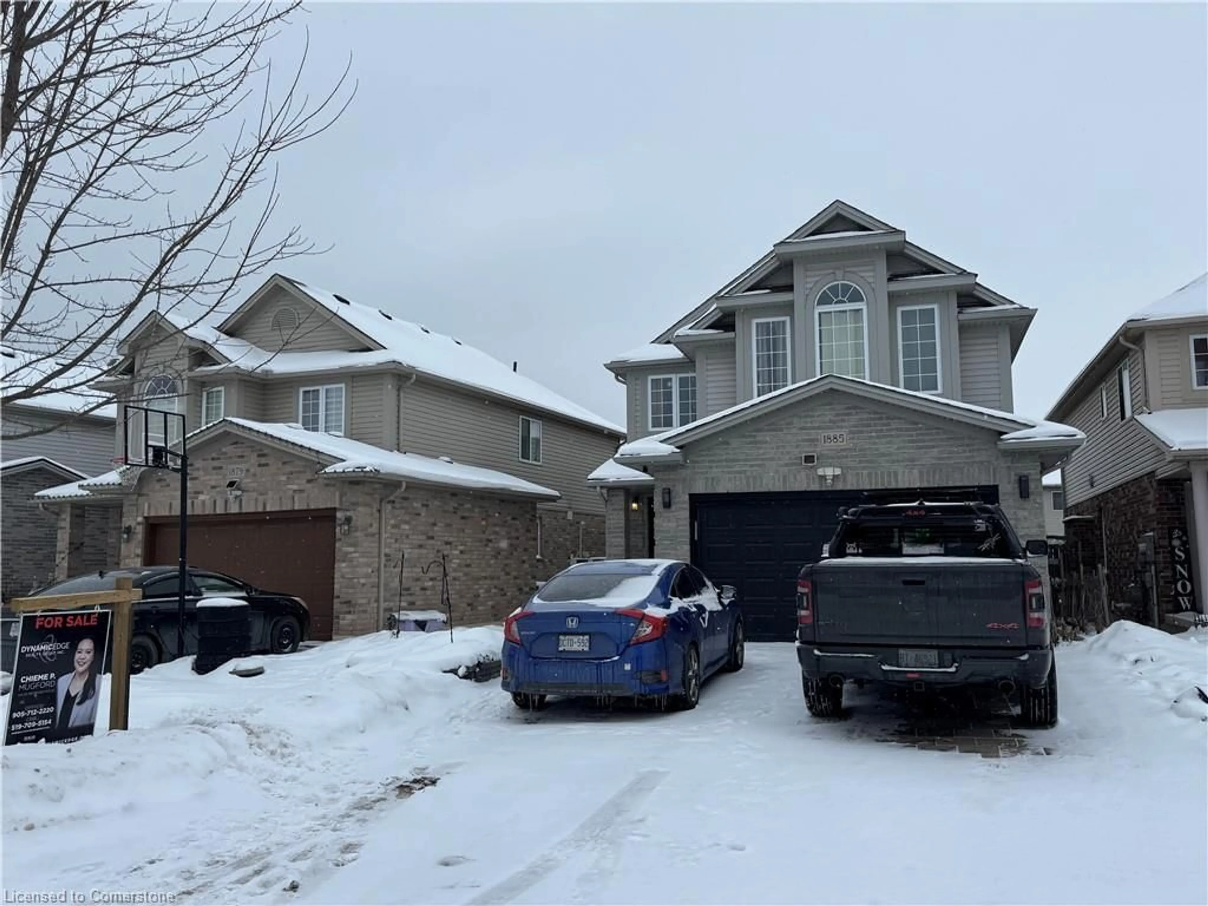 A pic from outside/outdoor area/front of a property/back of a property/a pic from drone, street for 1885 Dormer Dr, London Ontario N6M 0C1