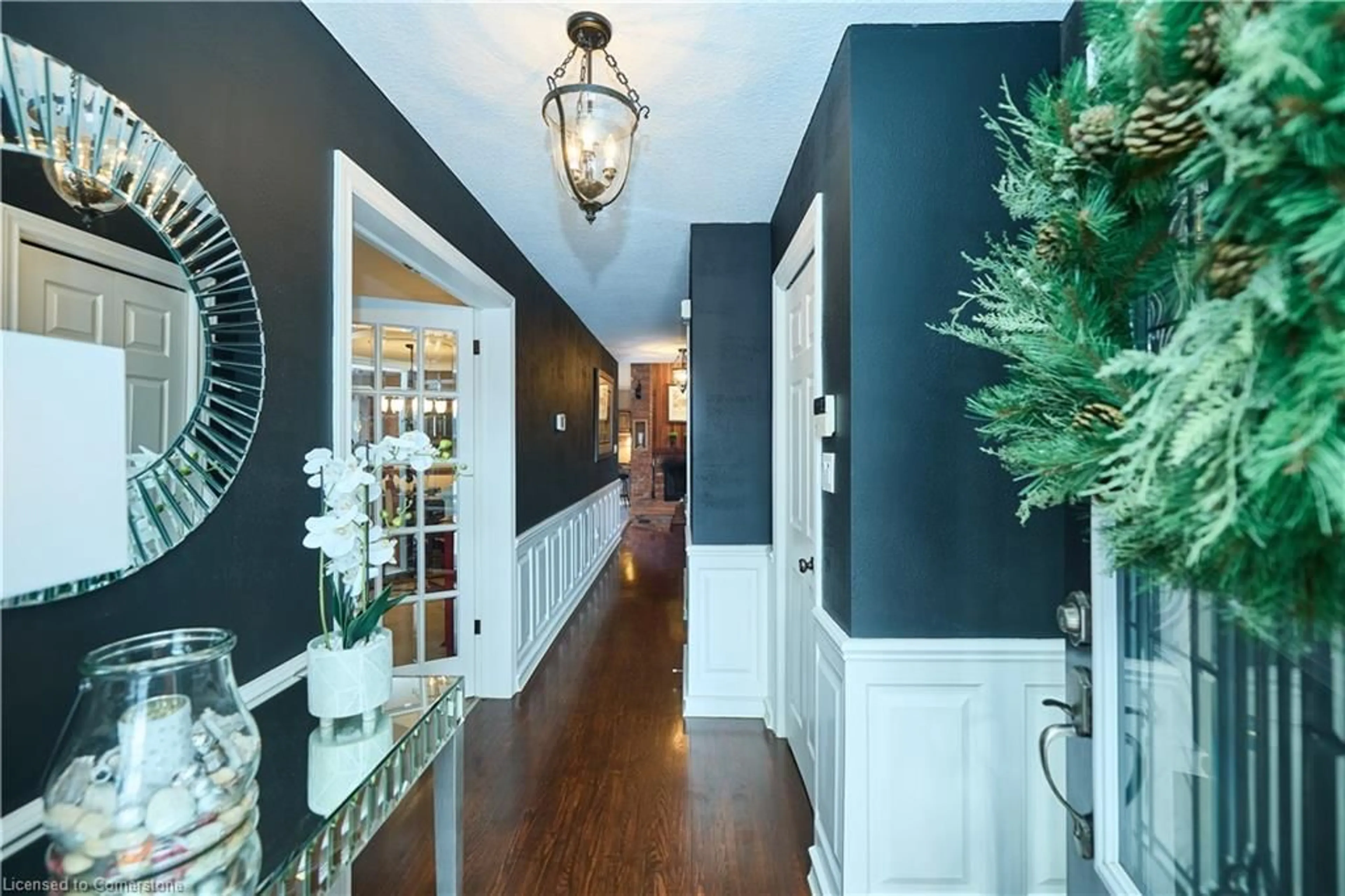 Indoor foyer for 70 Millbridge Cres, Fonthill Ontario L0S 1E1