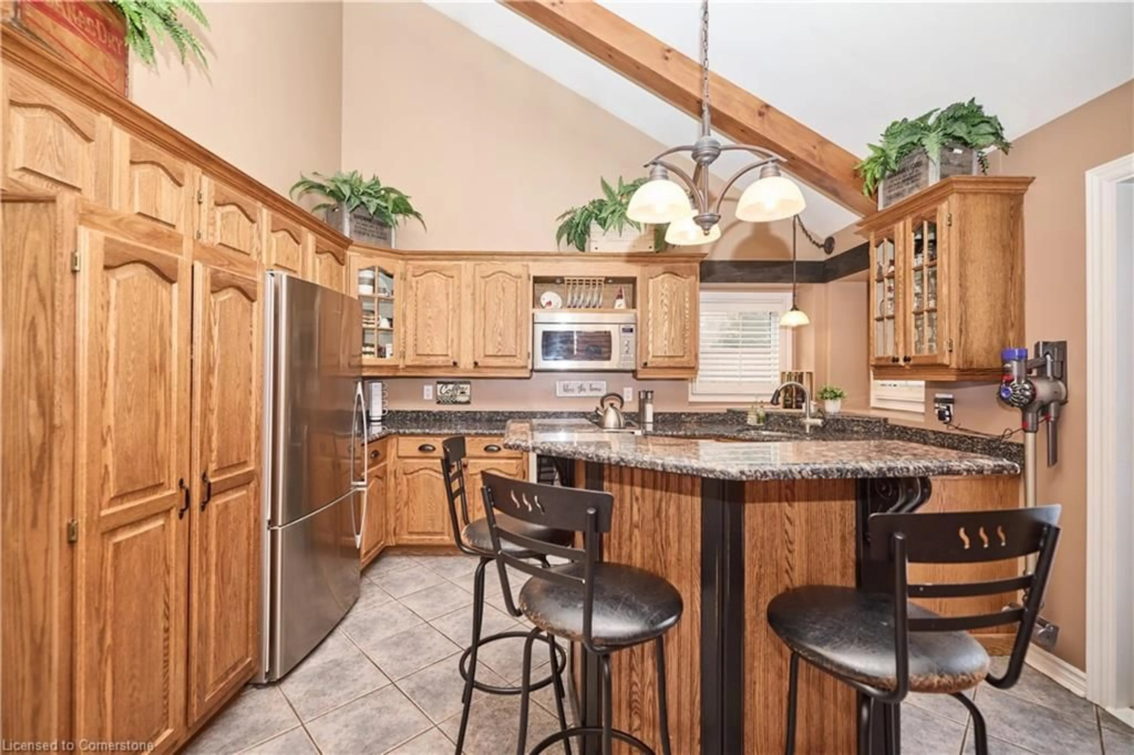 Open concept kitchen, ceramic/tile floor for 70 Millbridge Cres, Fonthill Ontario L0S 1E1