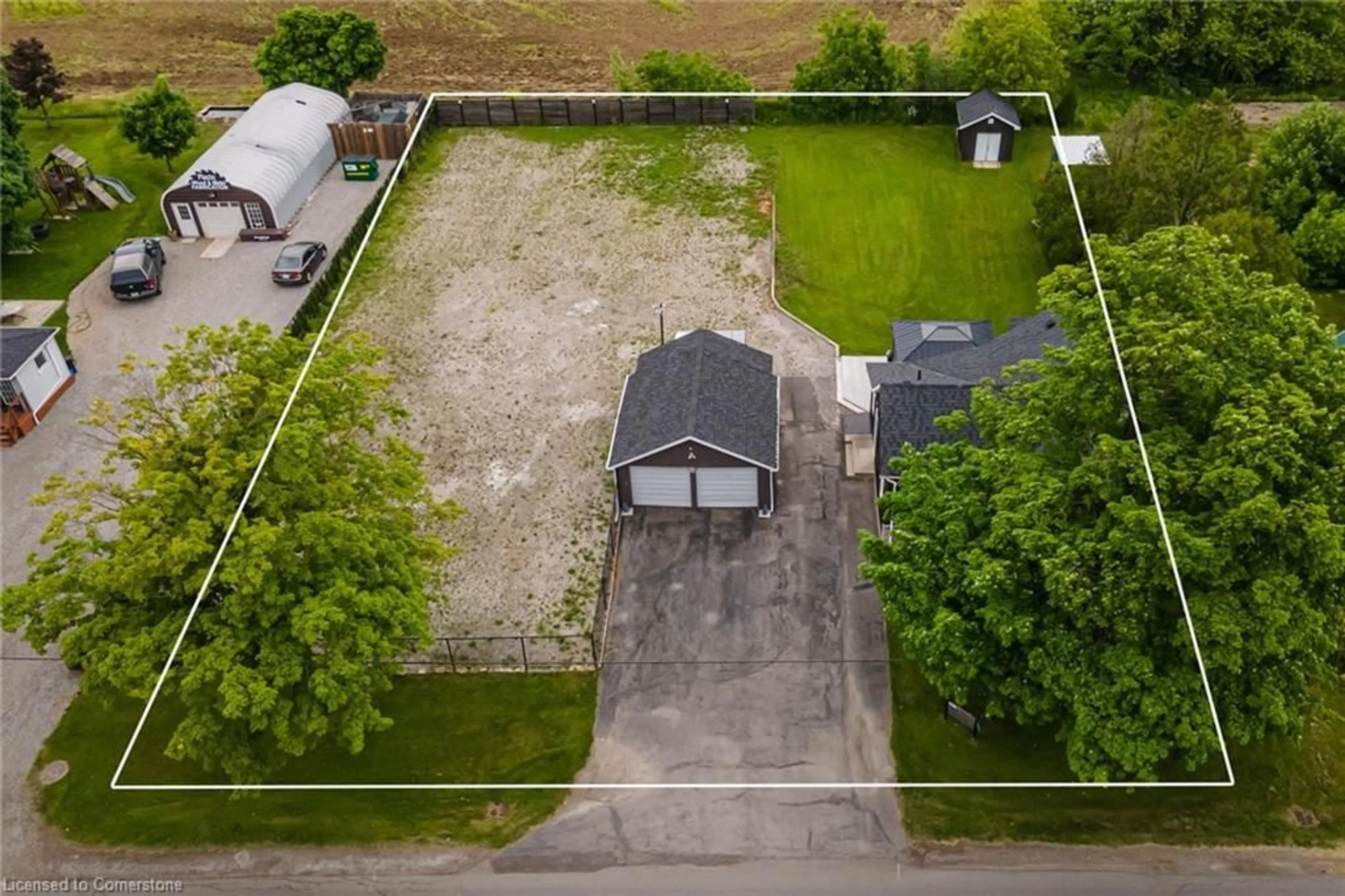 A pic from outside/outdoor area/front of a property/back of a property/a pic from drone, street for 9056 Airport Rd, Mount Hope Ontario L0R 1W0