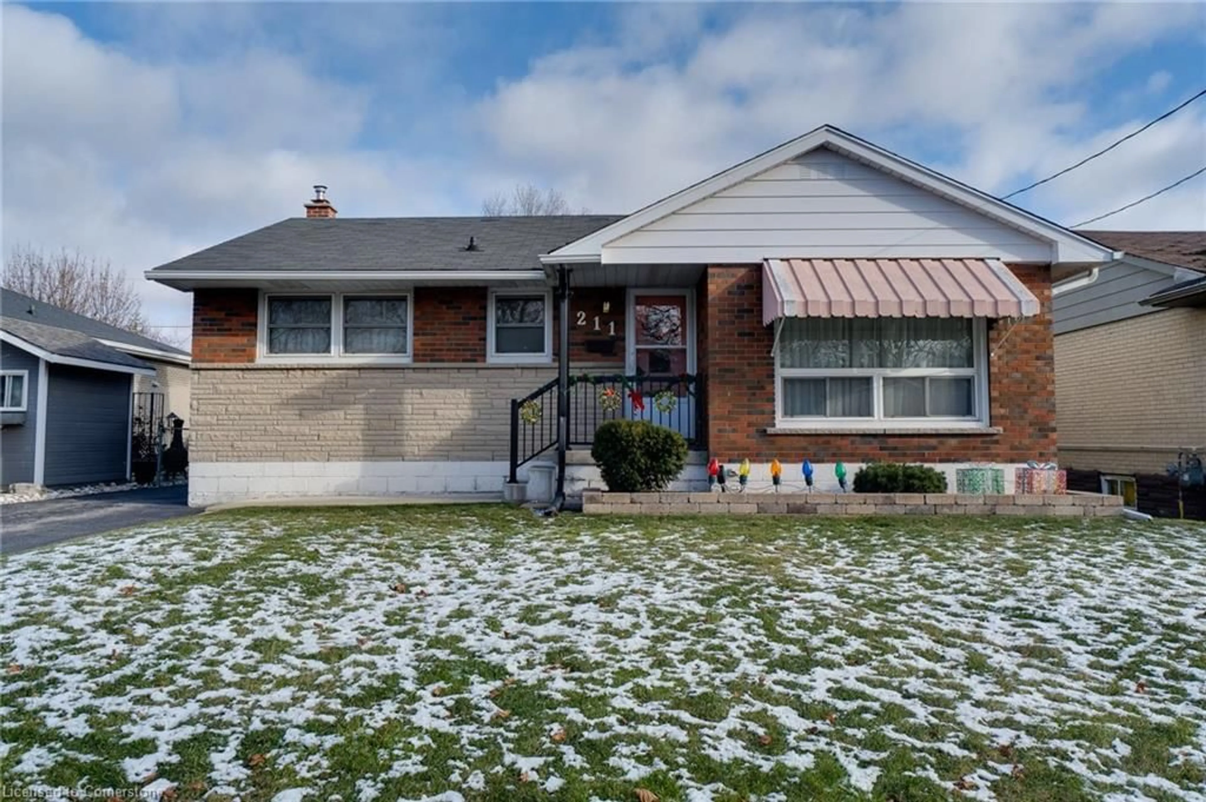 Home with brick exterior material, street for 1211 Homewood Dr, Burlington Ontario L7P 2M5