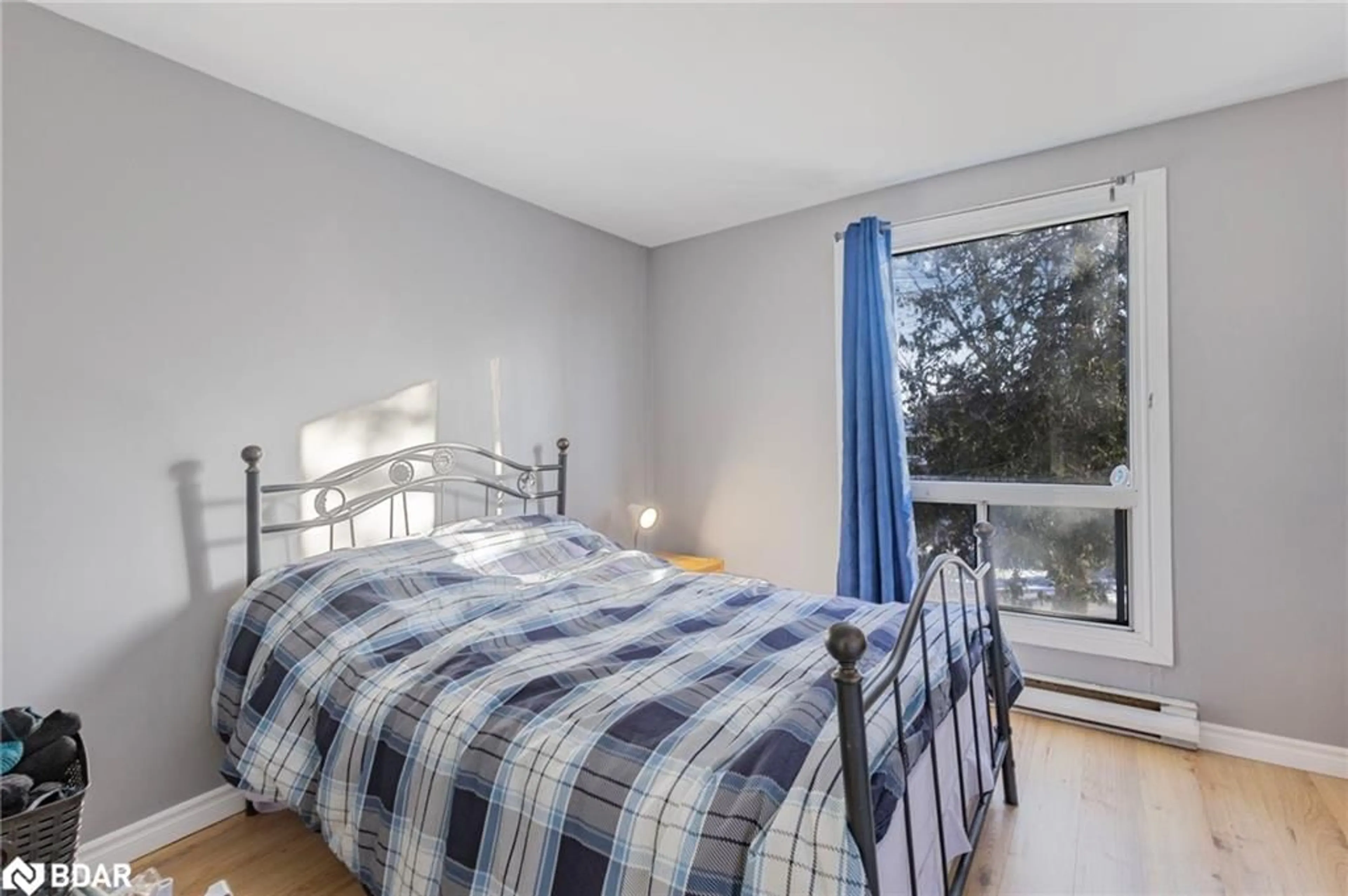 Bedroom with bed, unknown for 293 Matchedash St, Orillia Ontario L3V 4W1