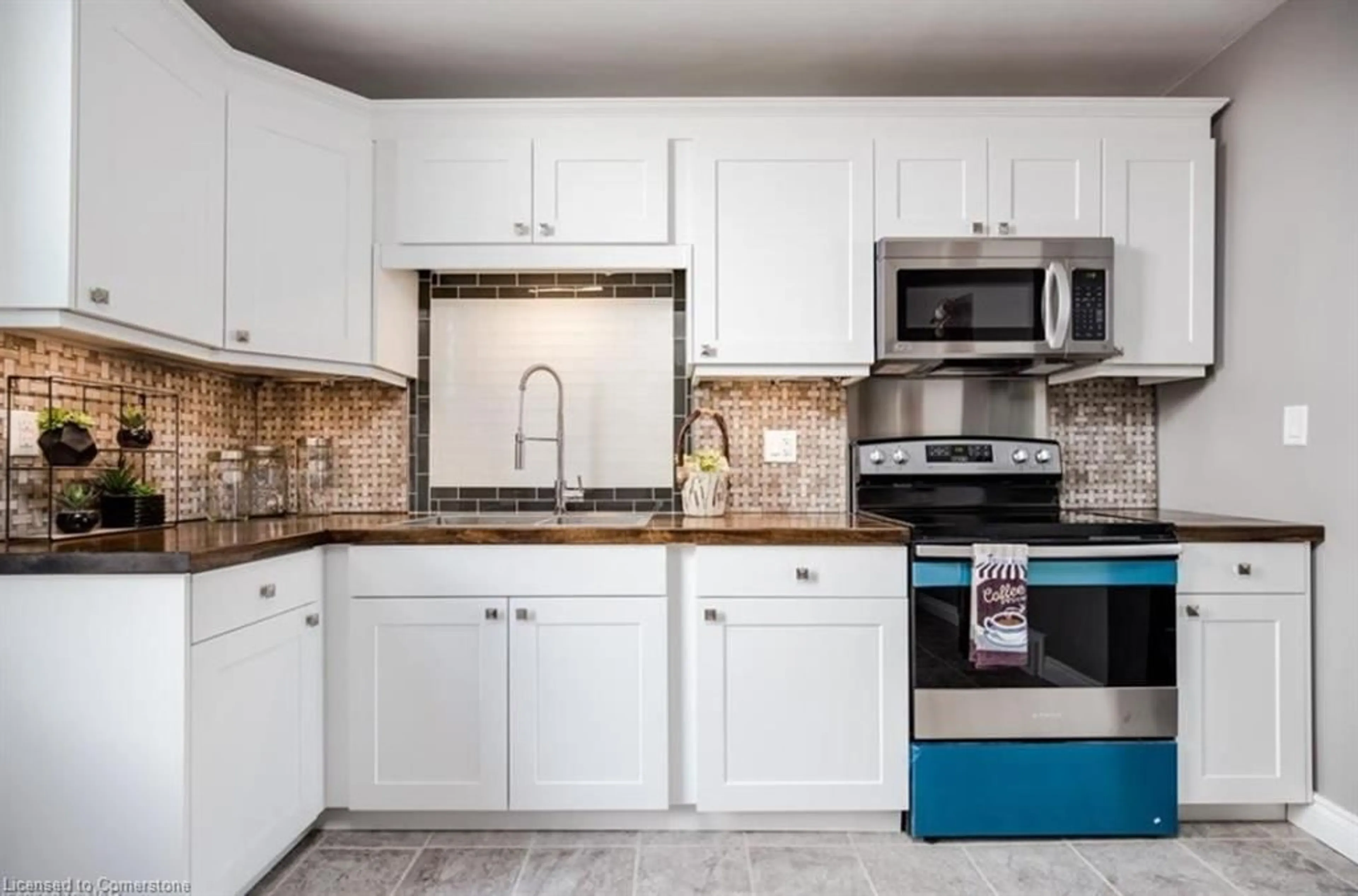 Standard kitchen, ceramic/tile floor for 29/31 Young St, Welland Ontario L3B 4C5