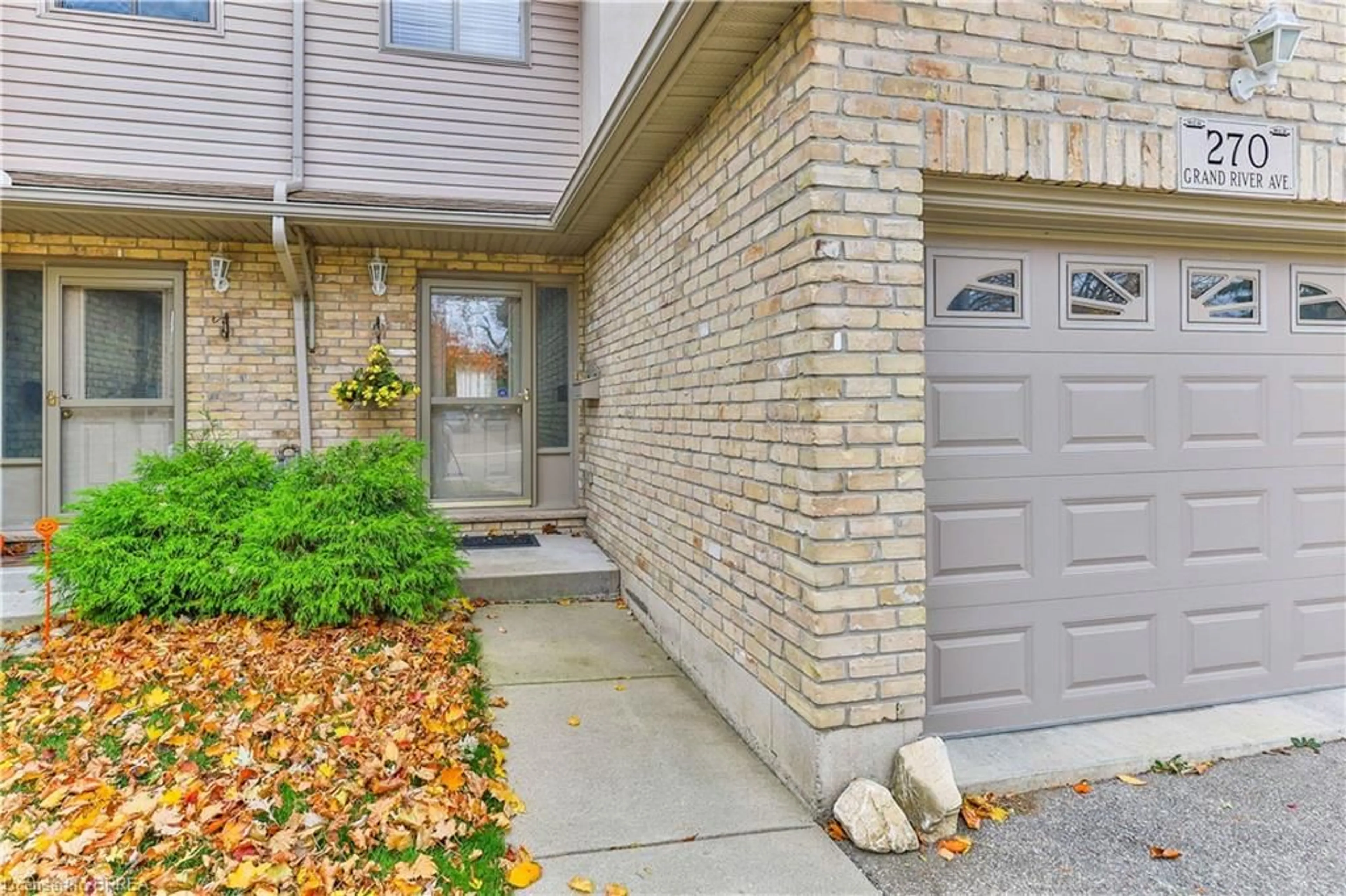 Home with brick exterior material, street for 270 Grand River Ave, Brantford Ontario N3T 4Y4