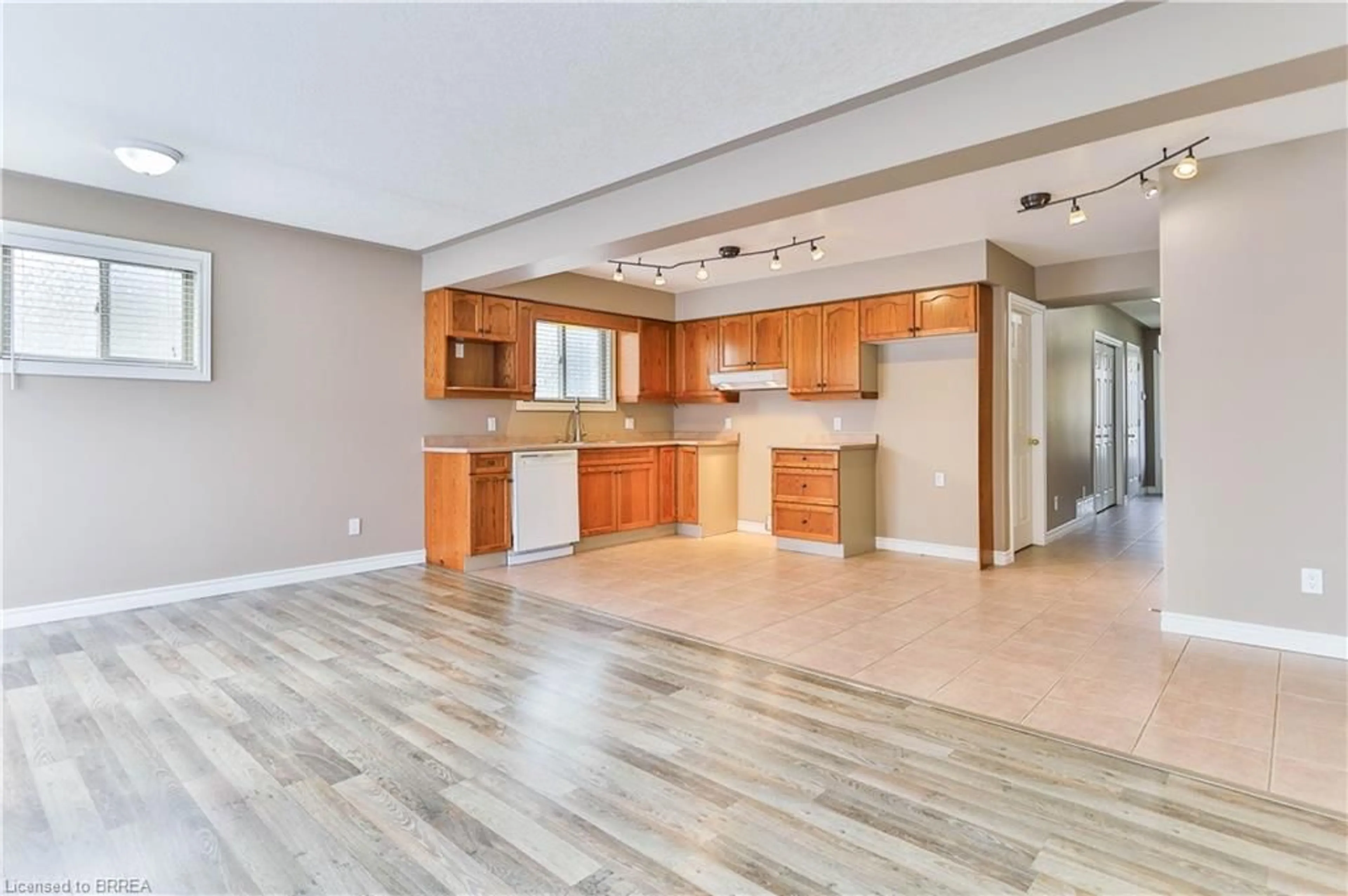 Open concept kitchen, unknown for 270 Grand River Ave, Brantford Ontario N3T 4Y4