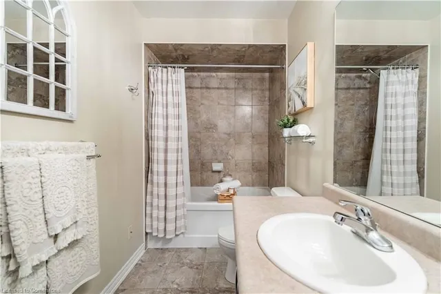 Additional image 20 of 45 Seabreeze Cres Unit 10