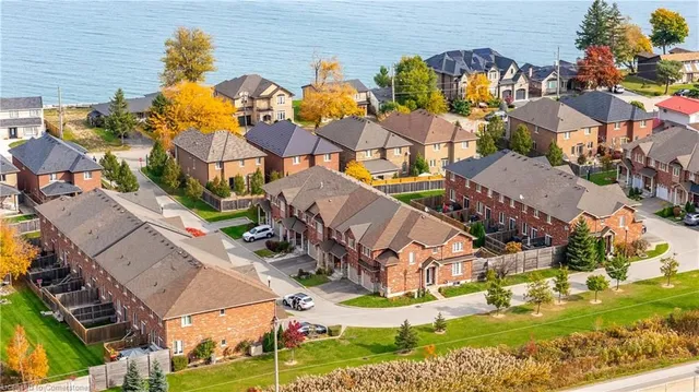 Primary image of 45 Seabreeze Cres Unit 10