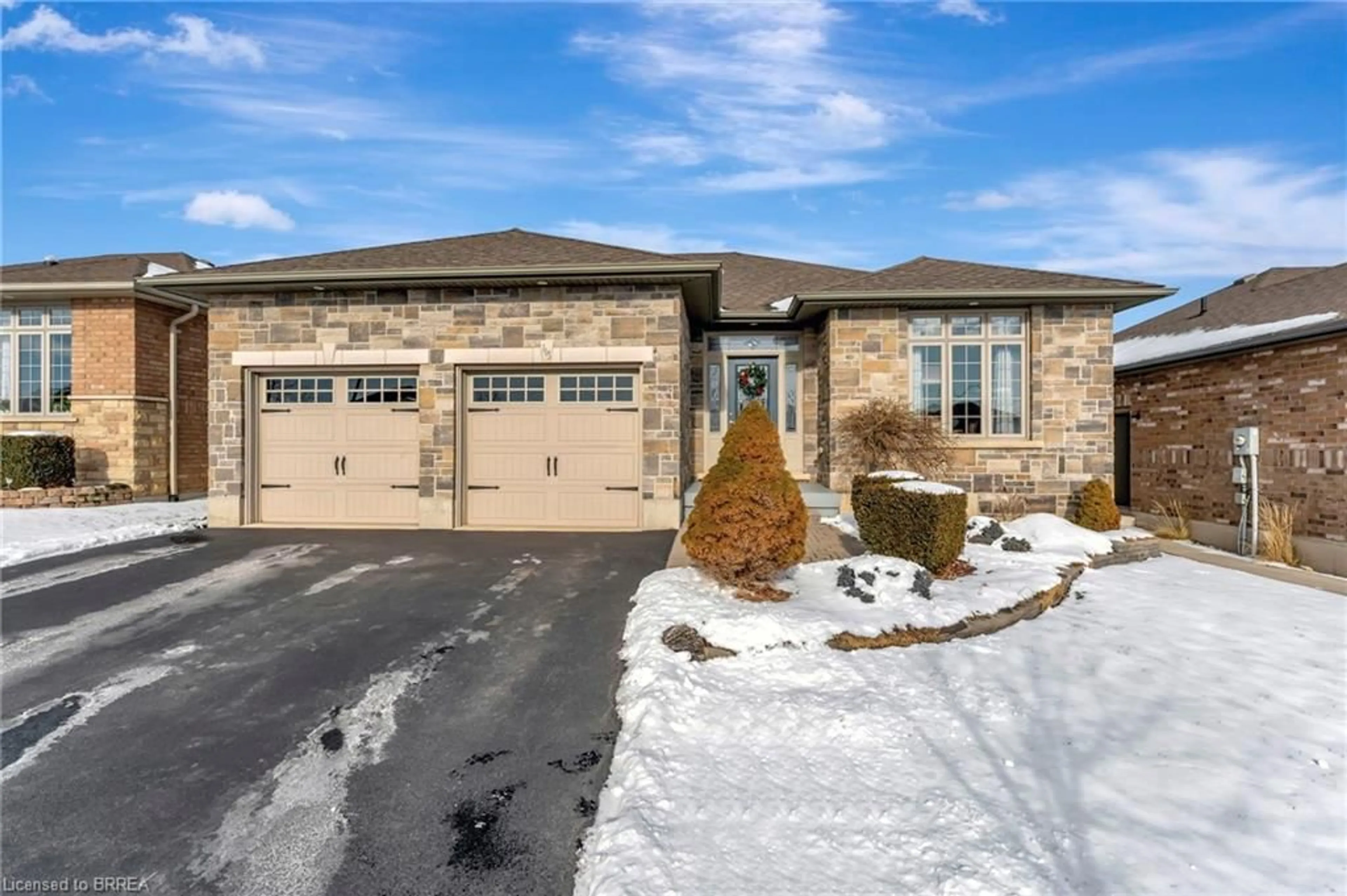 Home with brick exterior material, street for 115 Willits Cres, St. George Ontario N0E 1N0