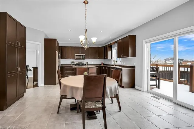 Additional property image - 31 Showcase Dr