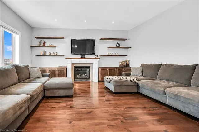 Additional property image - 31 Showcase Dr
