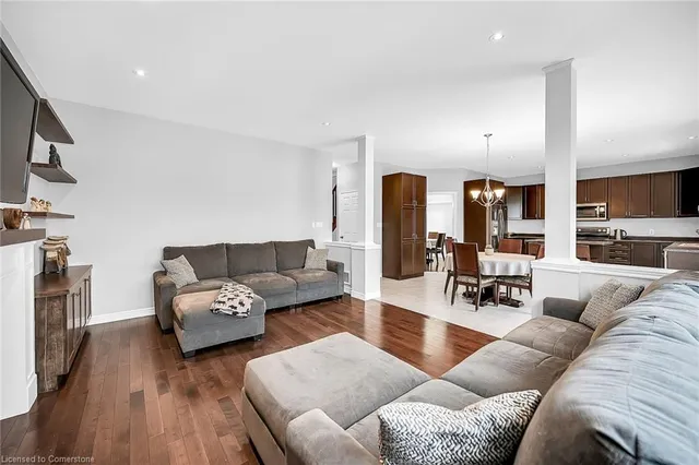 Additional property image - 31 Showcase Dr