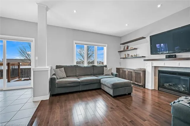 Additional property image - 31 Showcase Dr
