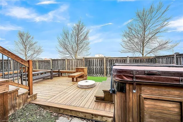 Additional property image - 31 Showcase Dr