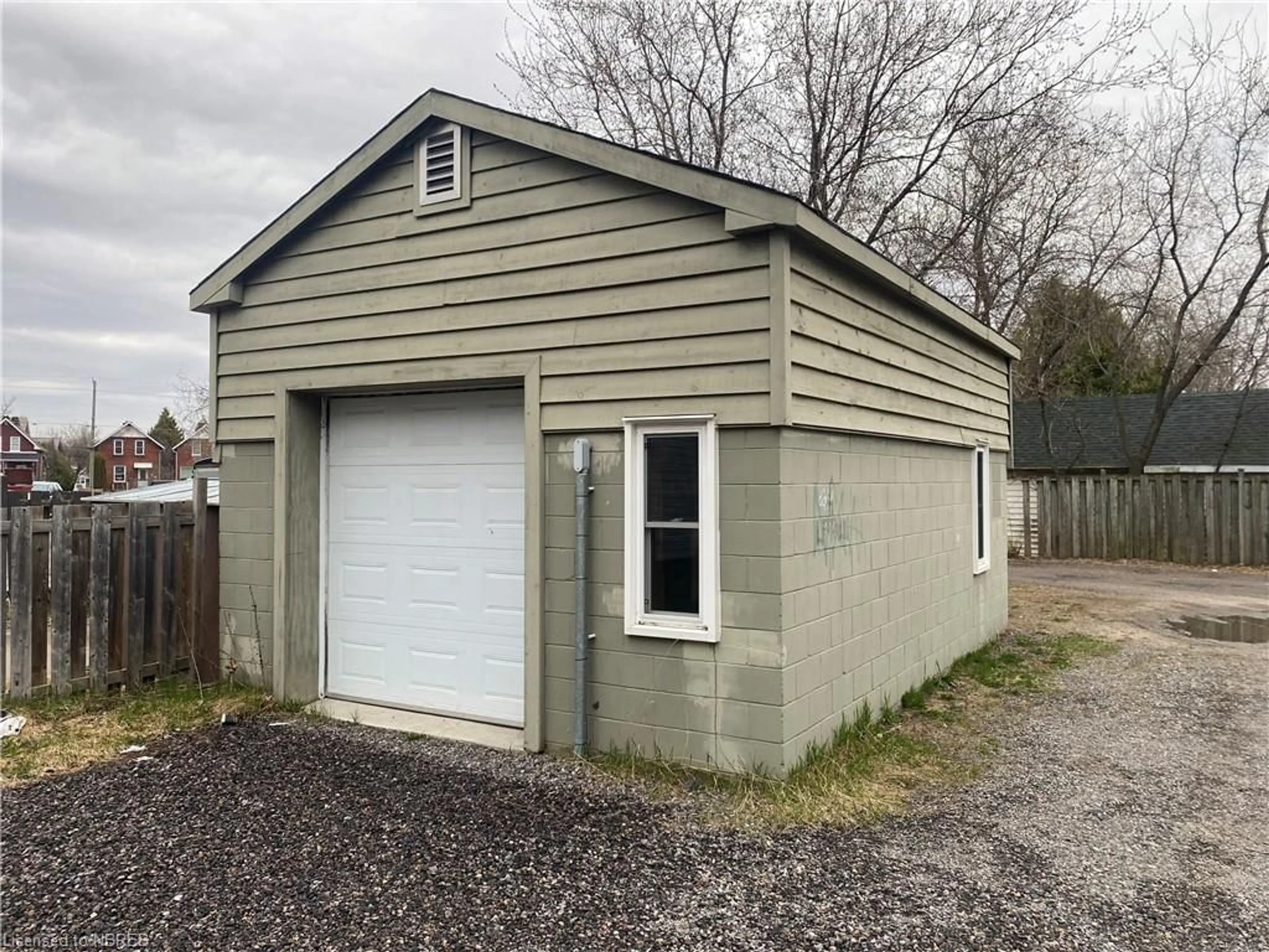 Shed for 1149 Cassells St, North Bay Ontario P1B 4B4