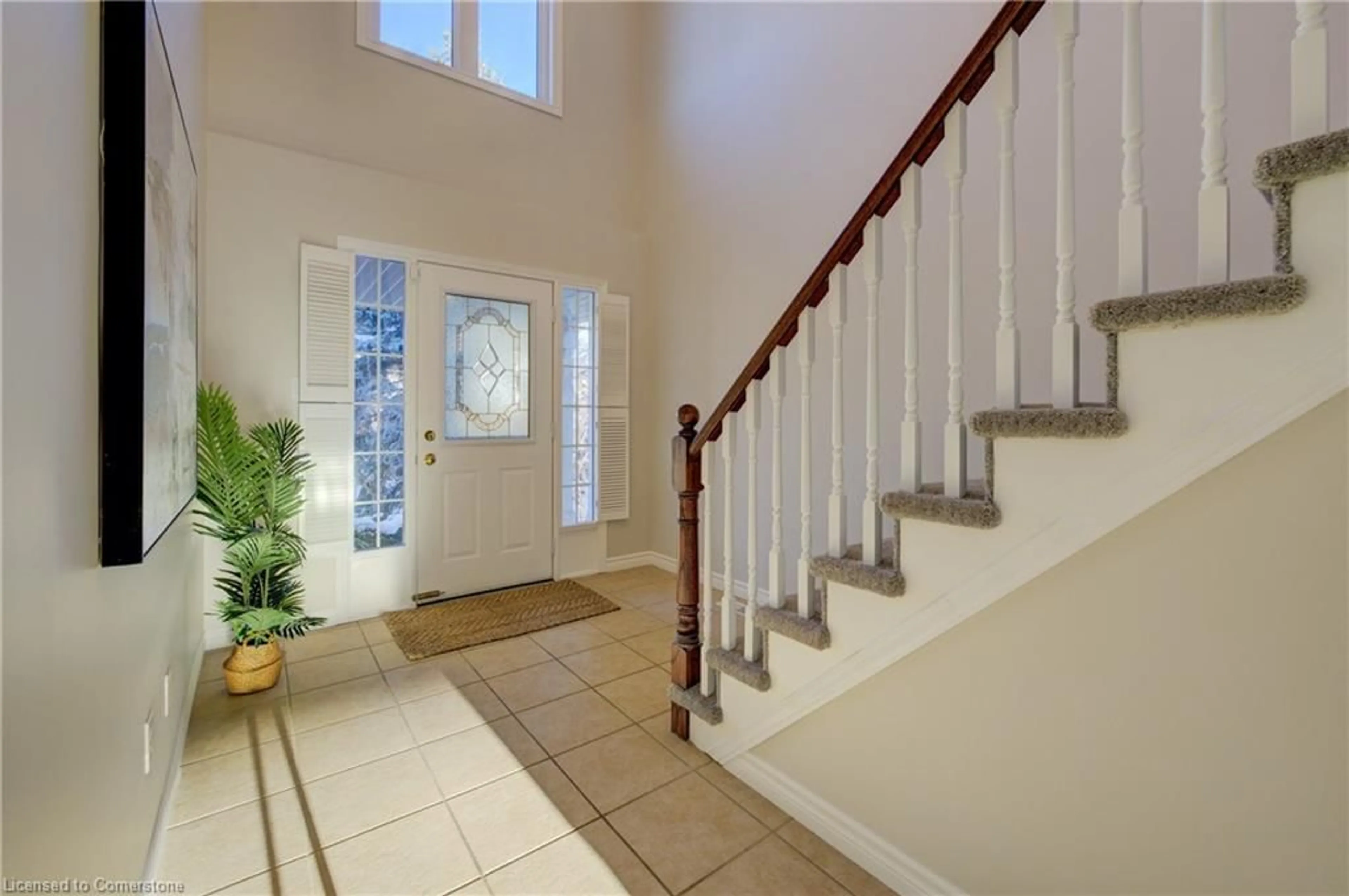 Indoor foyer for 611 Breakwater Cres, Waterloo Ontario N2K 4H6