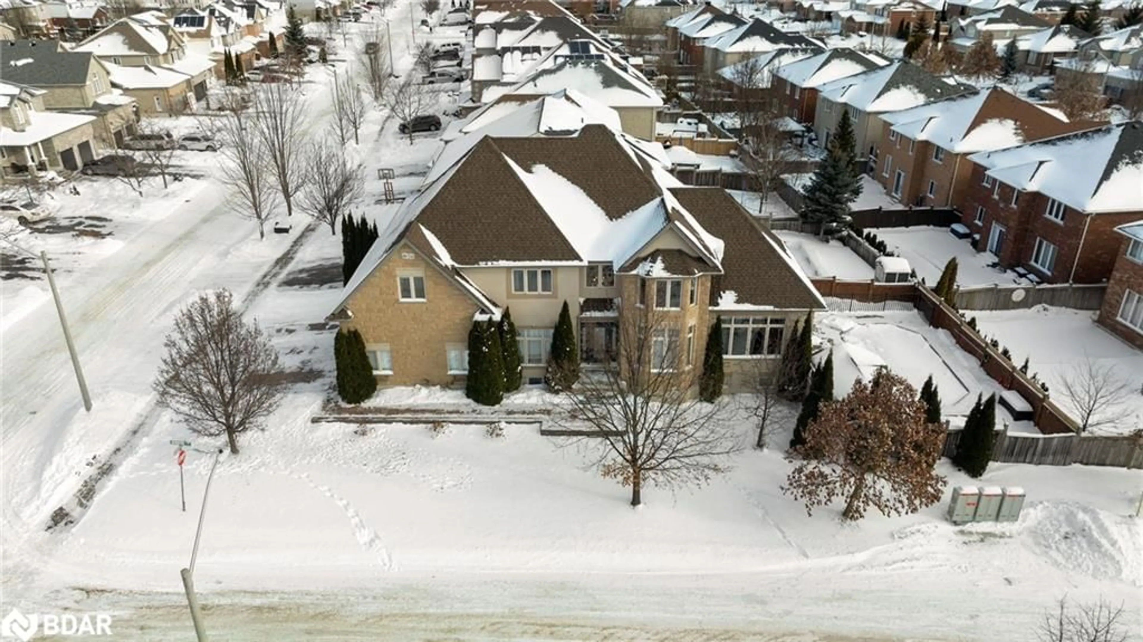 A pic from outside/outdoor area/front of a property/back of a property/a pic from drone, street for 2 Spencer Dr, Barrie Ontario L4N 0Y9