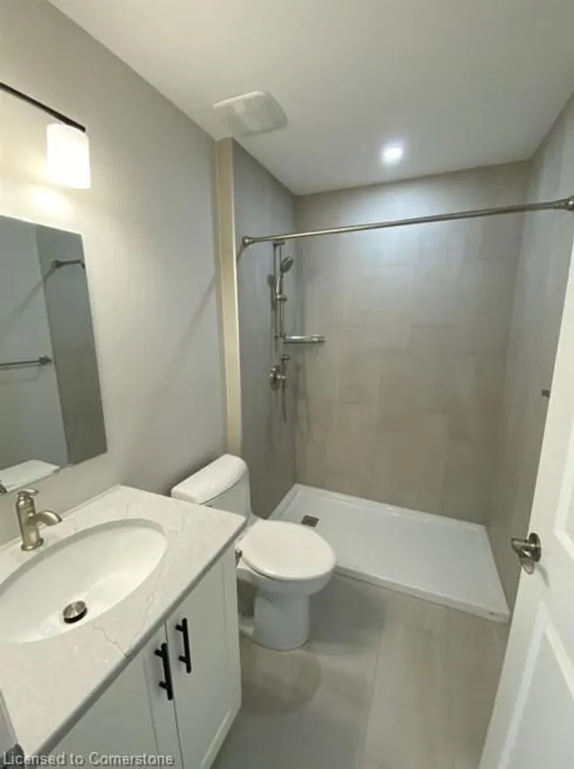 Additional property image - 40 Szollosy Cir