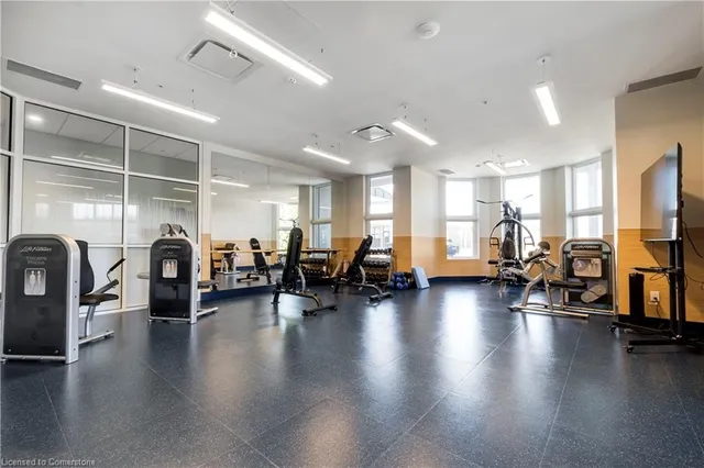 Additional property image - 40 Szollosy Cir