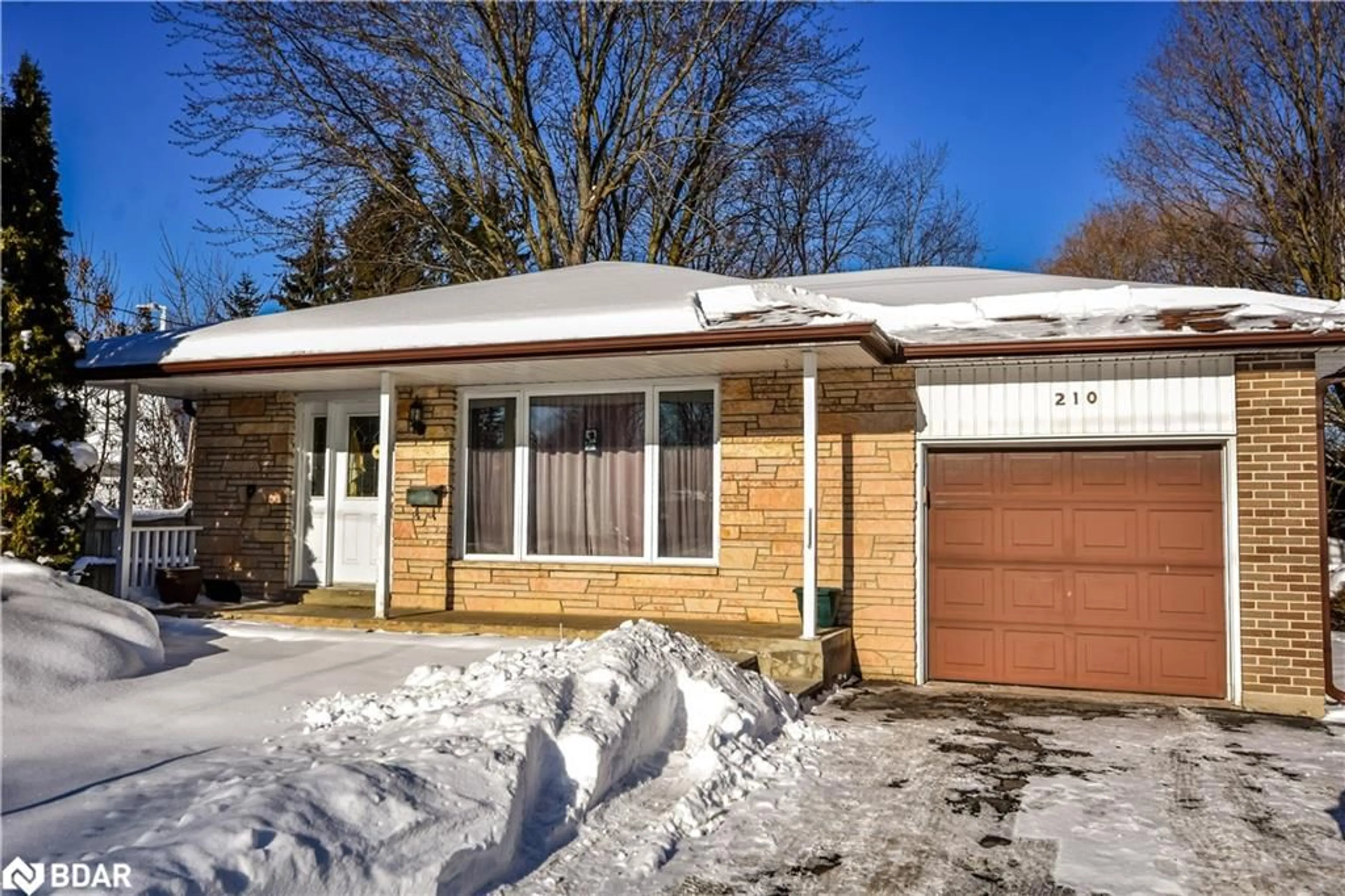 Home with brick exterior material, street for 210 Grove St, Barrie Ontario L4M 2P9