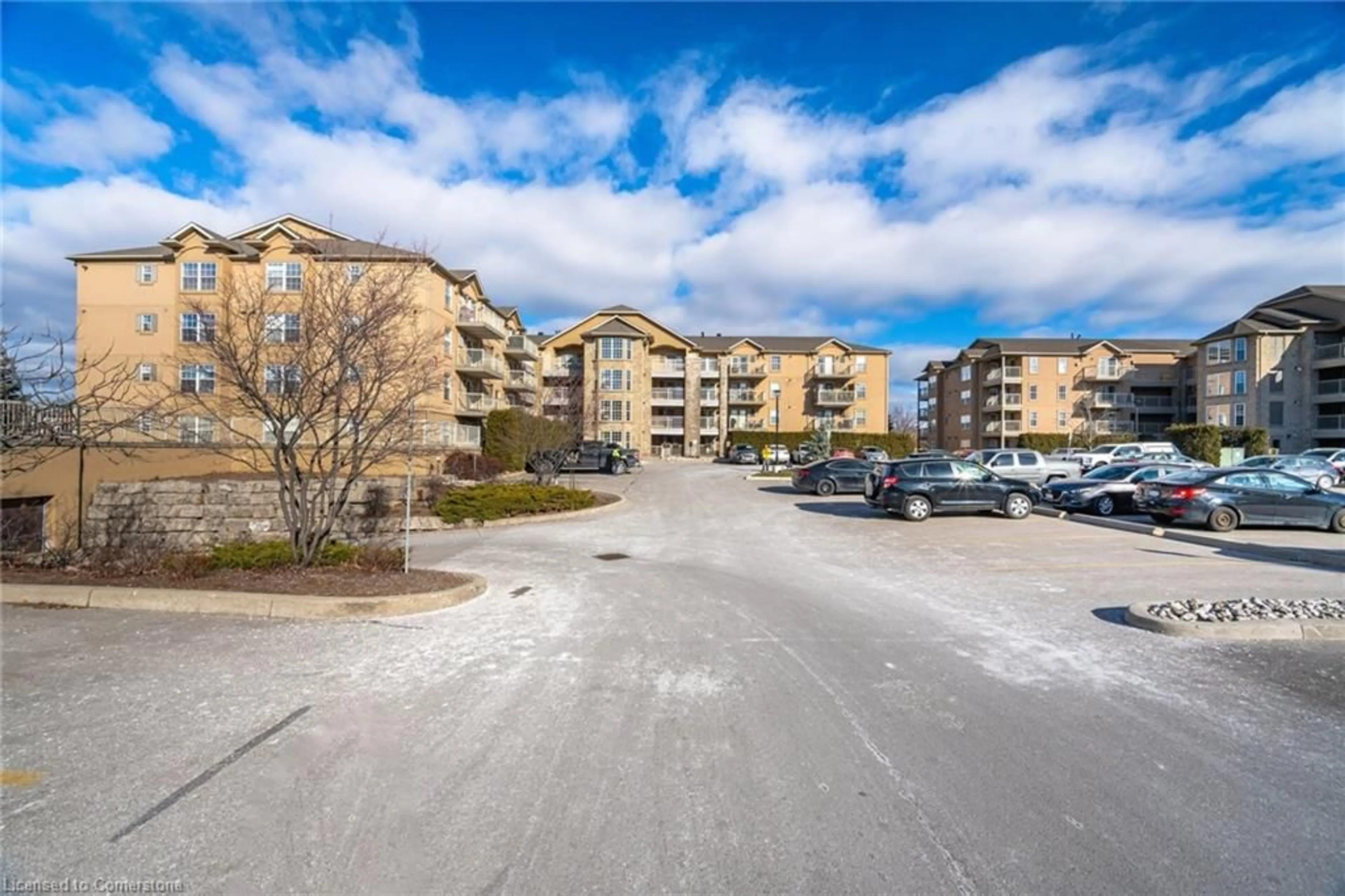 A pic from outside/outdoor area/front of a property/back of a property/a pic from drone, unknown for 1480 Bishops Gate #211, Oakville Ontario L6M 4N4