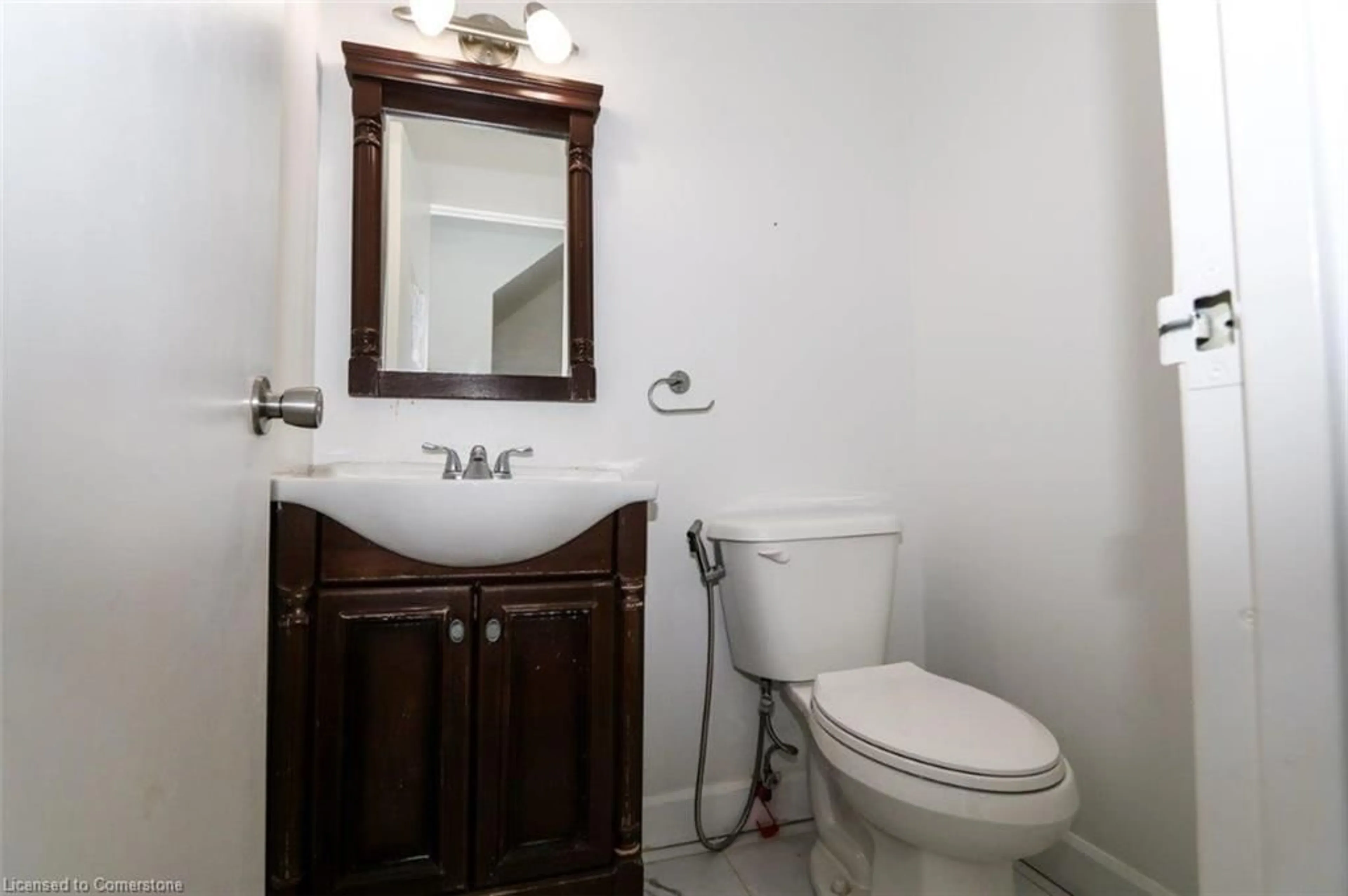 Standard bathroom, ceramic/tile floor for 411 Keats Way #1, Waterloo Ontario N2L 5S7