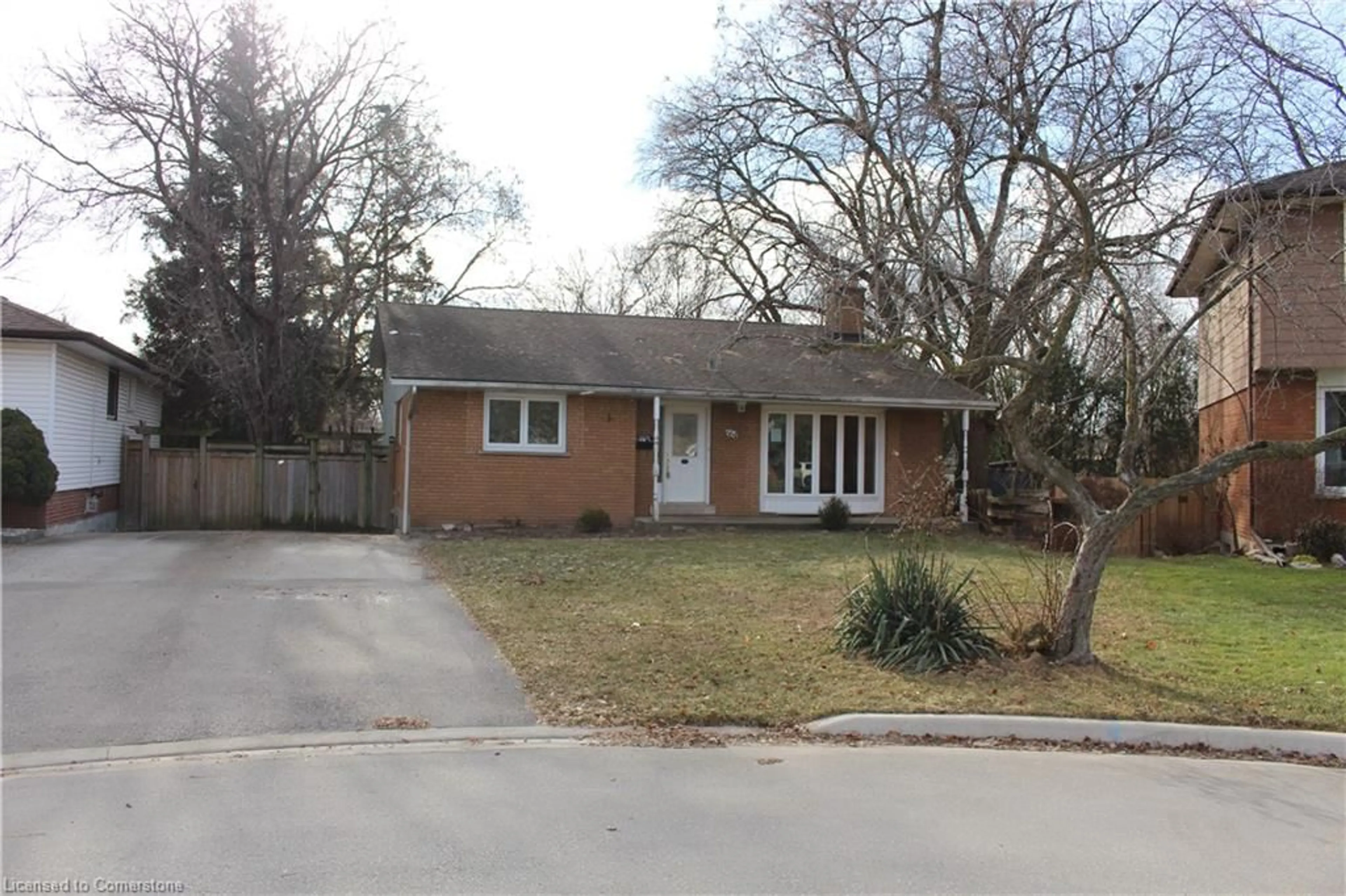 Home with brick exterior material, street for 664 Chestnut Pl, Burlington Ontario L7N 3E8