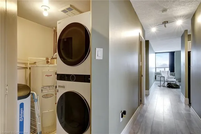Additional property image - 3227 King St Unit 409