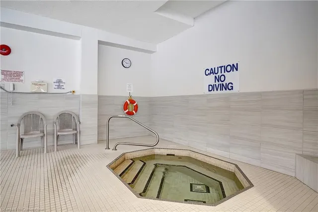 Additional property image - 3227 King St Unit 409