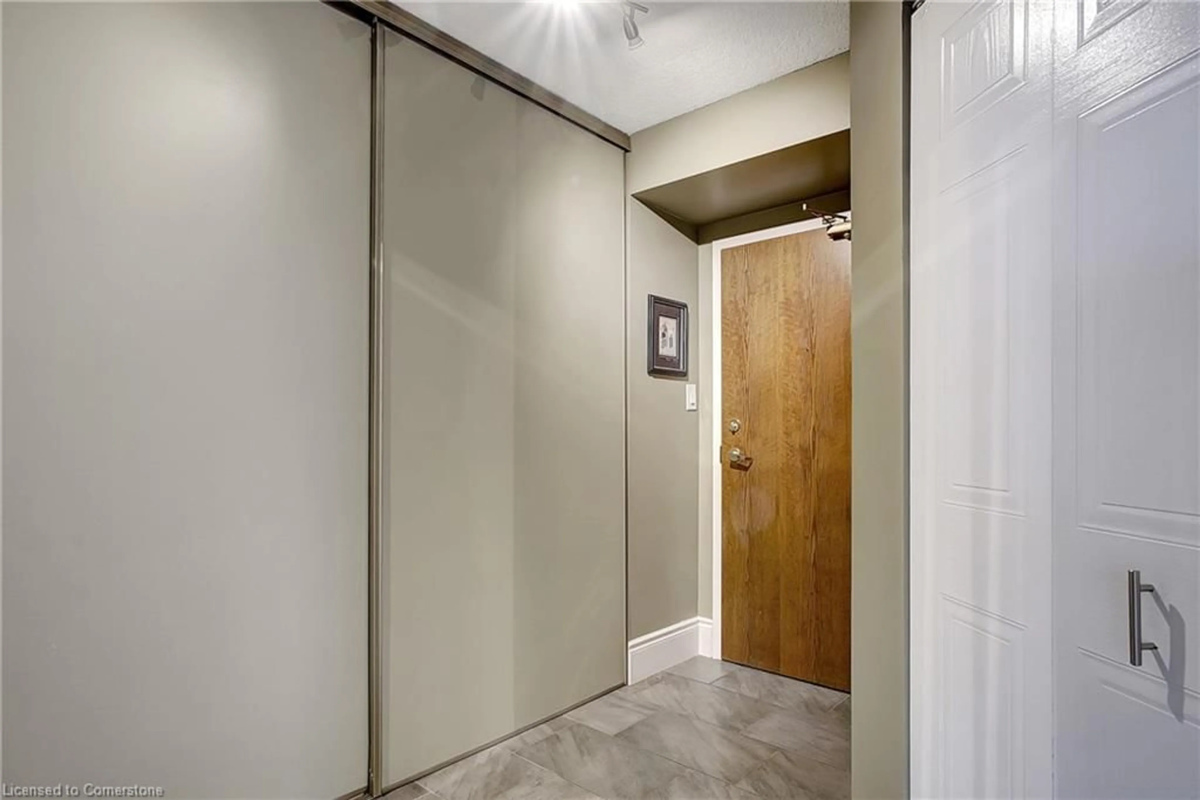 Indoor entryway for 3227 King St #409, Kitchener Ontario N2A 3Z9