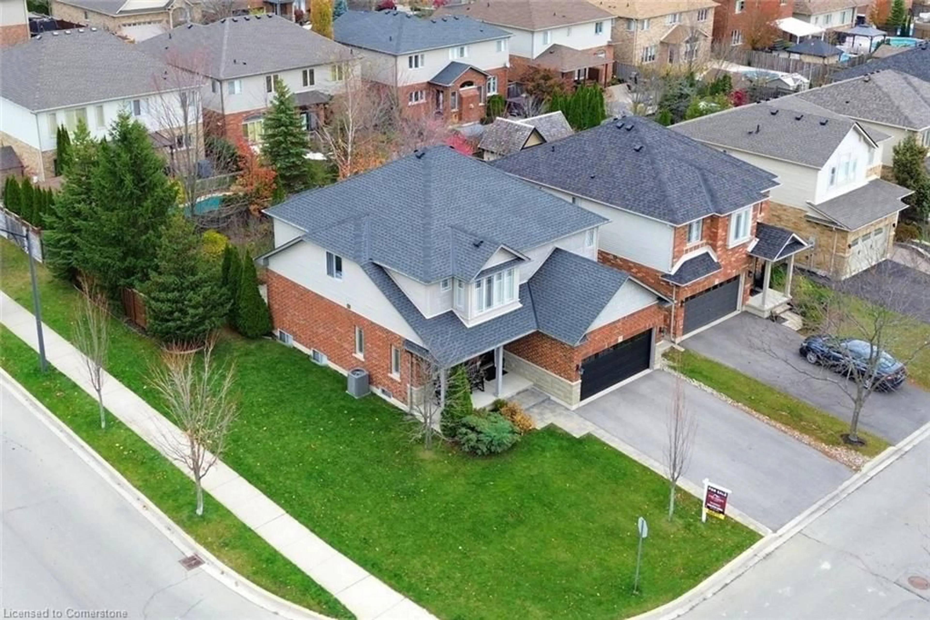 A pic from outside/outdoor area/front of a property/back of a property/a pic from drone, street for 3 Downing St, Binbrook Ontario L0R 1C0