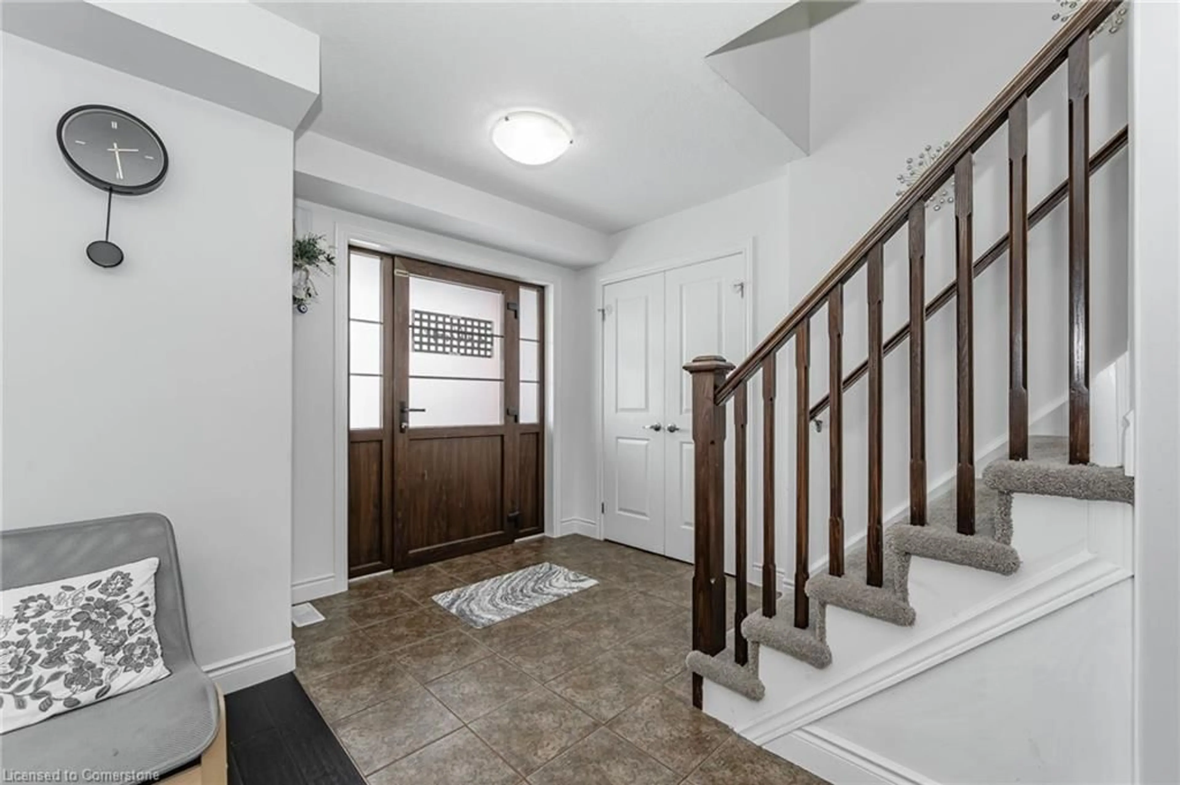 Indoor entryway for 854 Springbank Ave, Woodstock Ontario N4T 1T5