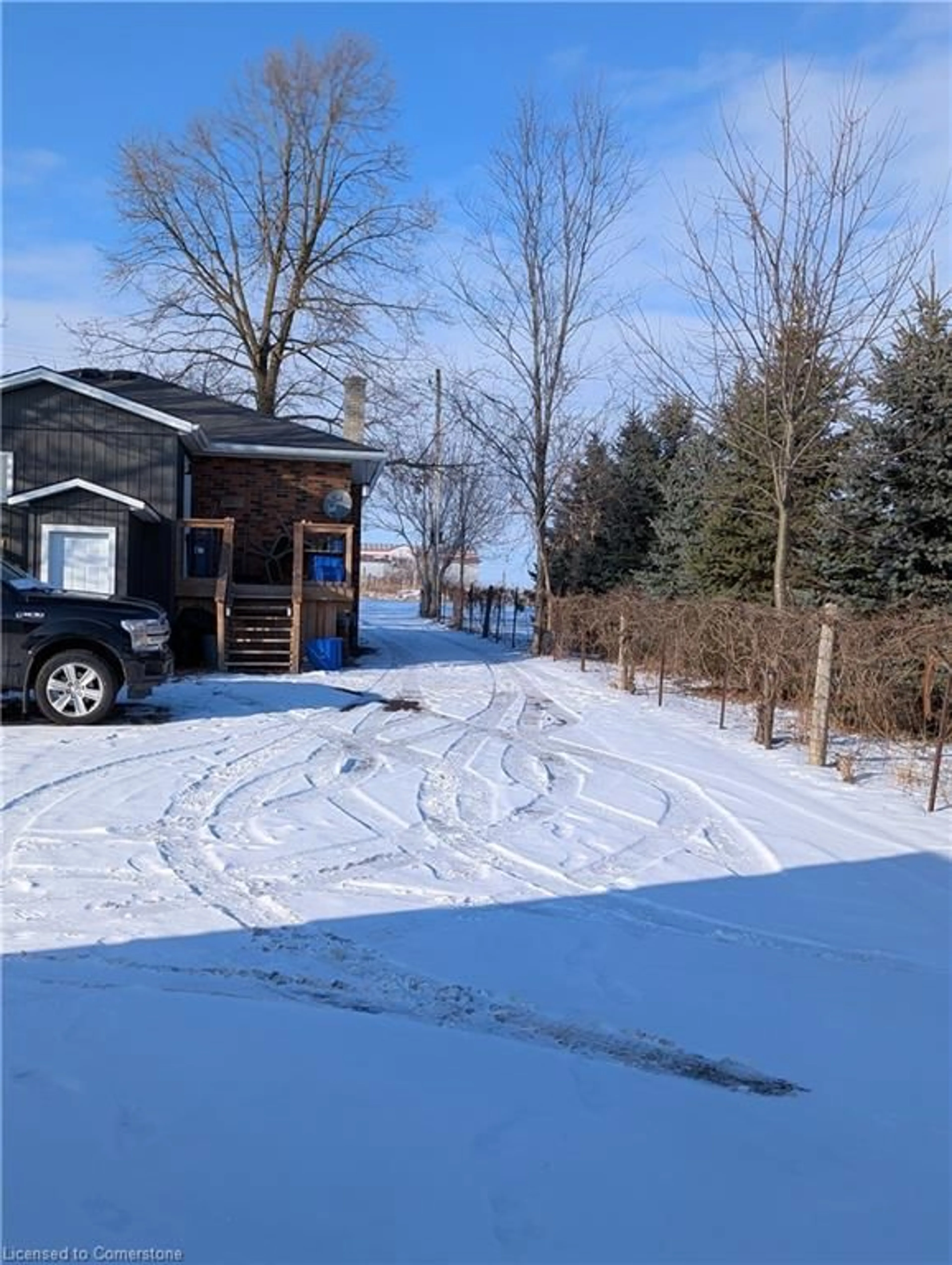 A pic from outside/outdoor area/front of a property/back of a property/a pic from drone, water/lake/river/ocean view for 164528 Kellett Rd, Tillsonburg Ontario N4G 4G8