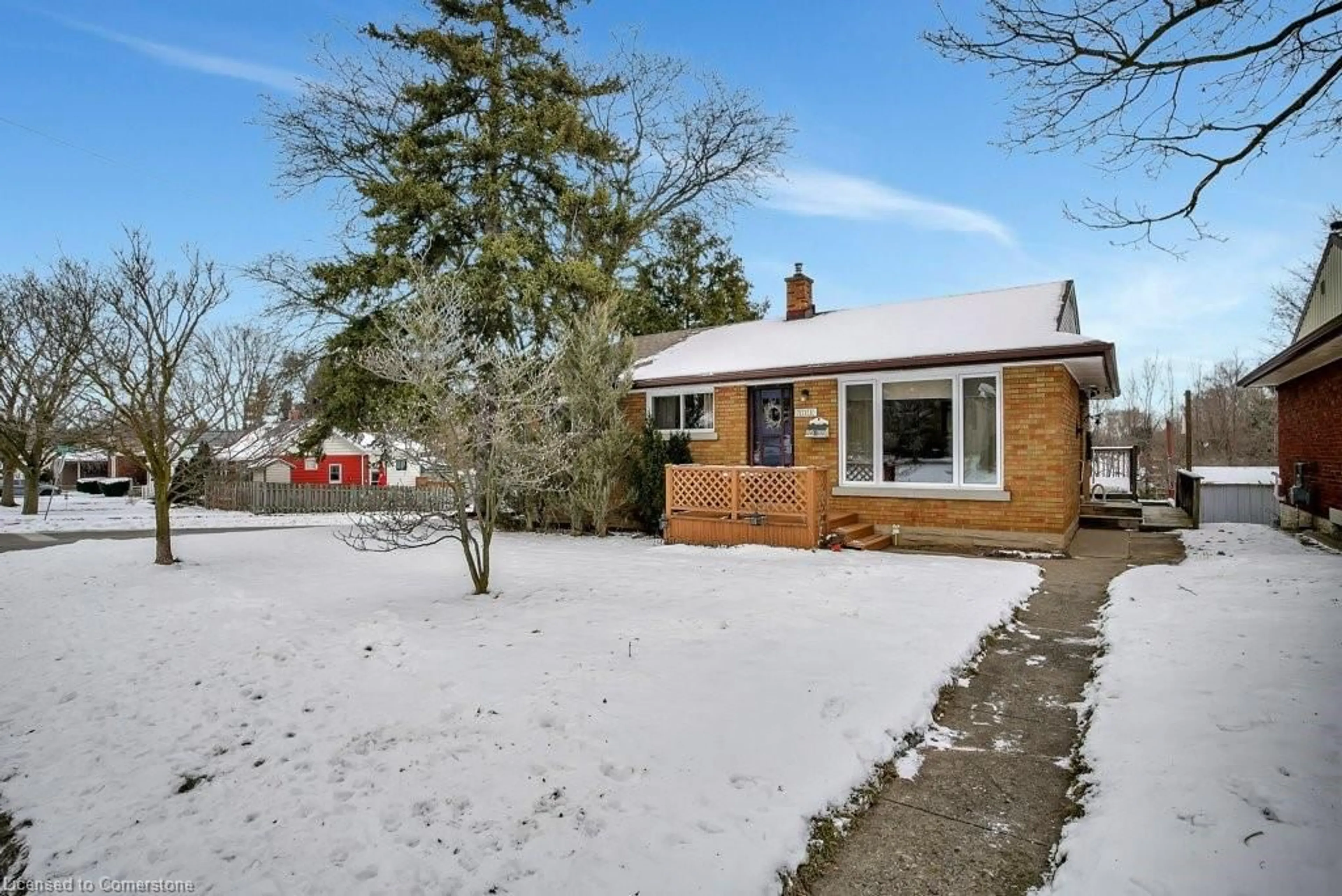 A pic from outside/outdoor area/front of a property/back of a property/a pic from drone, street for 123 Tait St, Cambridge Ontario N1S 3E6