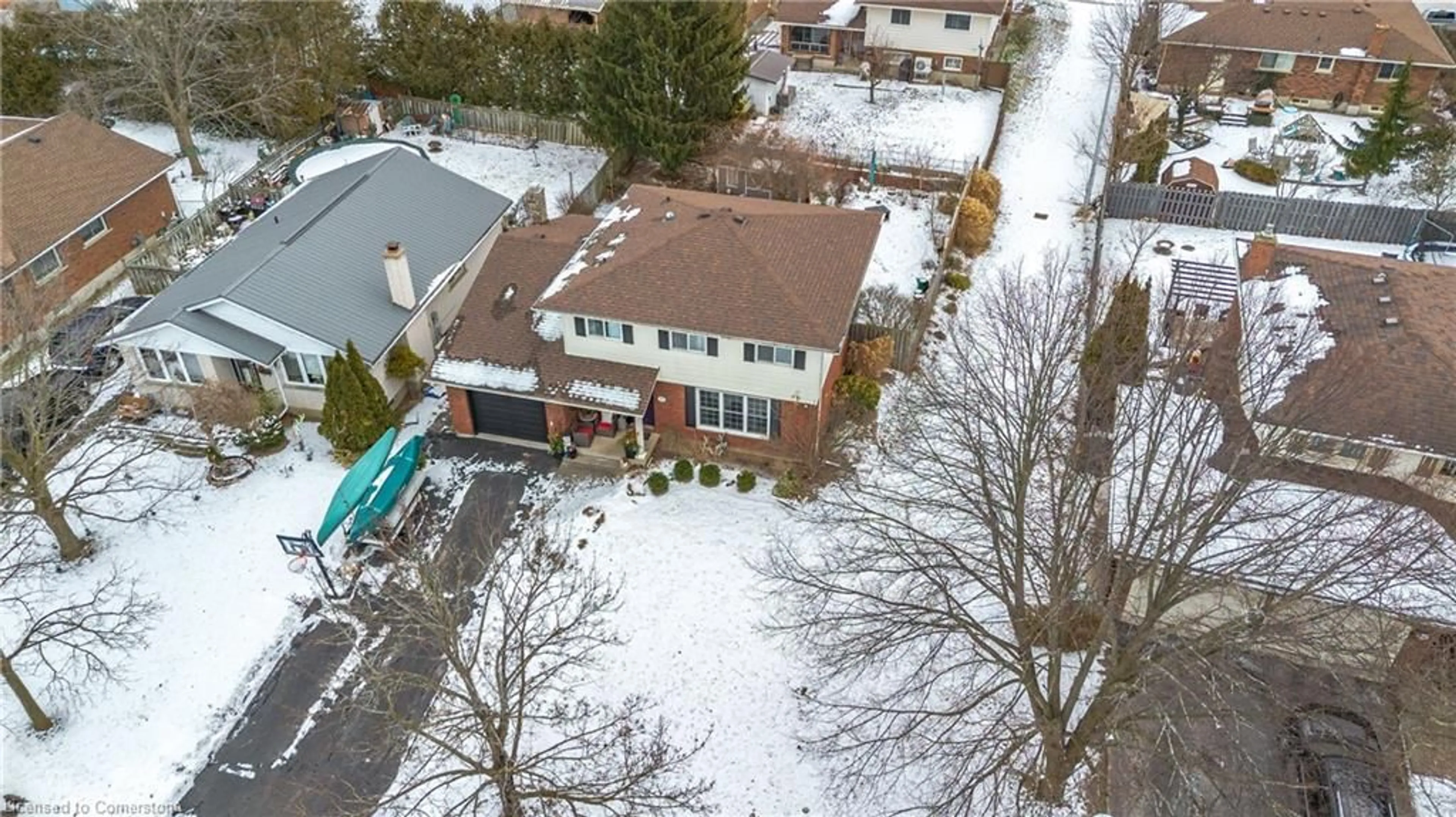 A pic from outside/outdoor area/front of a property/back of a property/a pic from drone, street for 25 Carriage Rd, Simcoe Ontario N3Y 4Y3