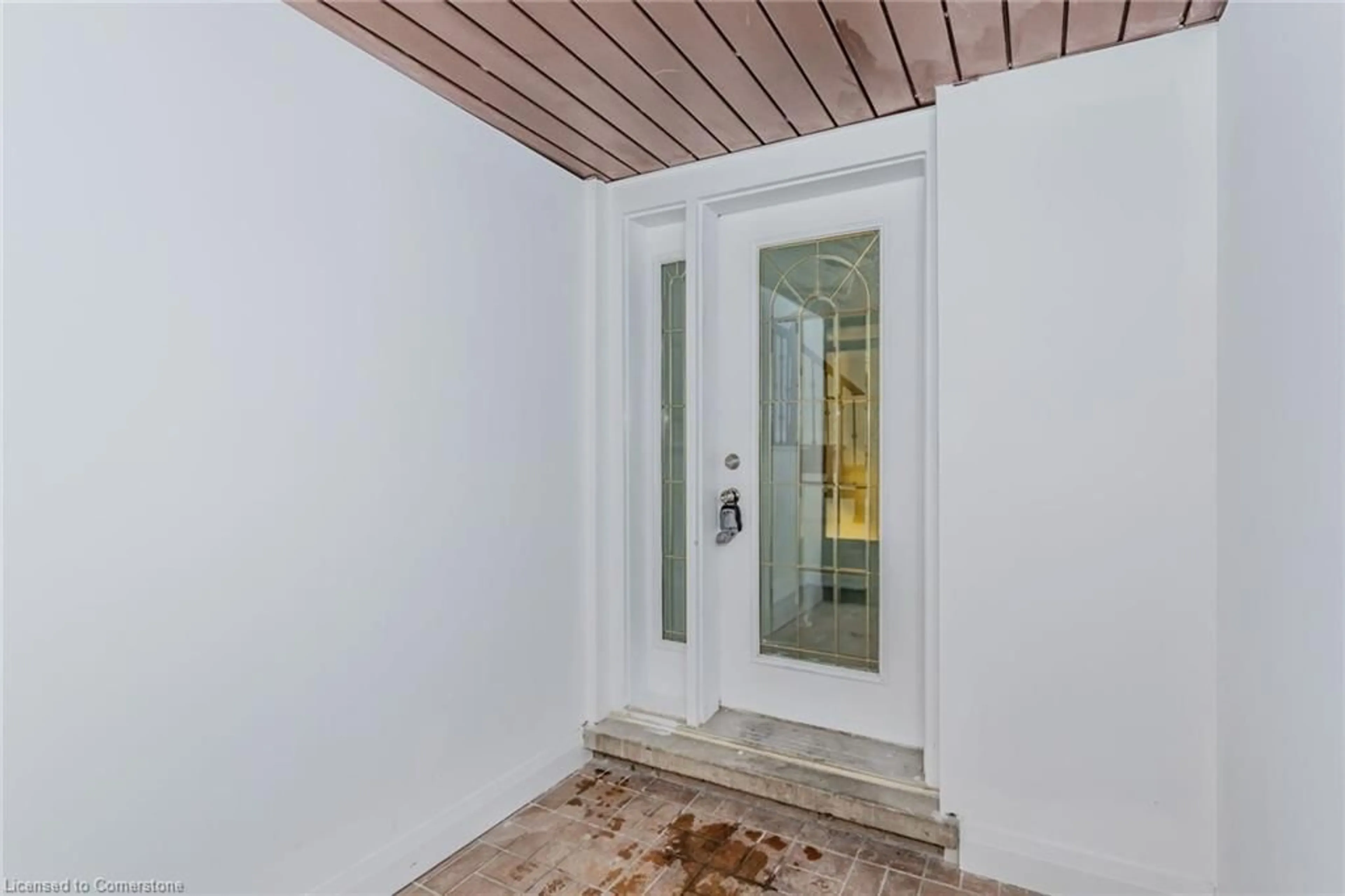 Indoor entryway for 205 Harvard Rd, Waterloo Ontario N2J 3V7