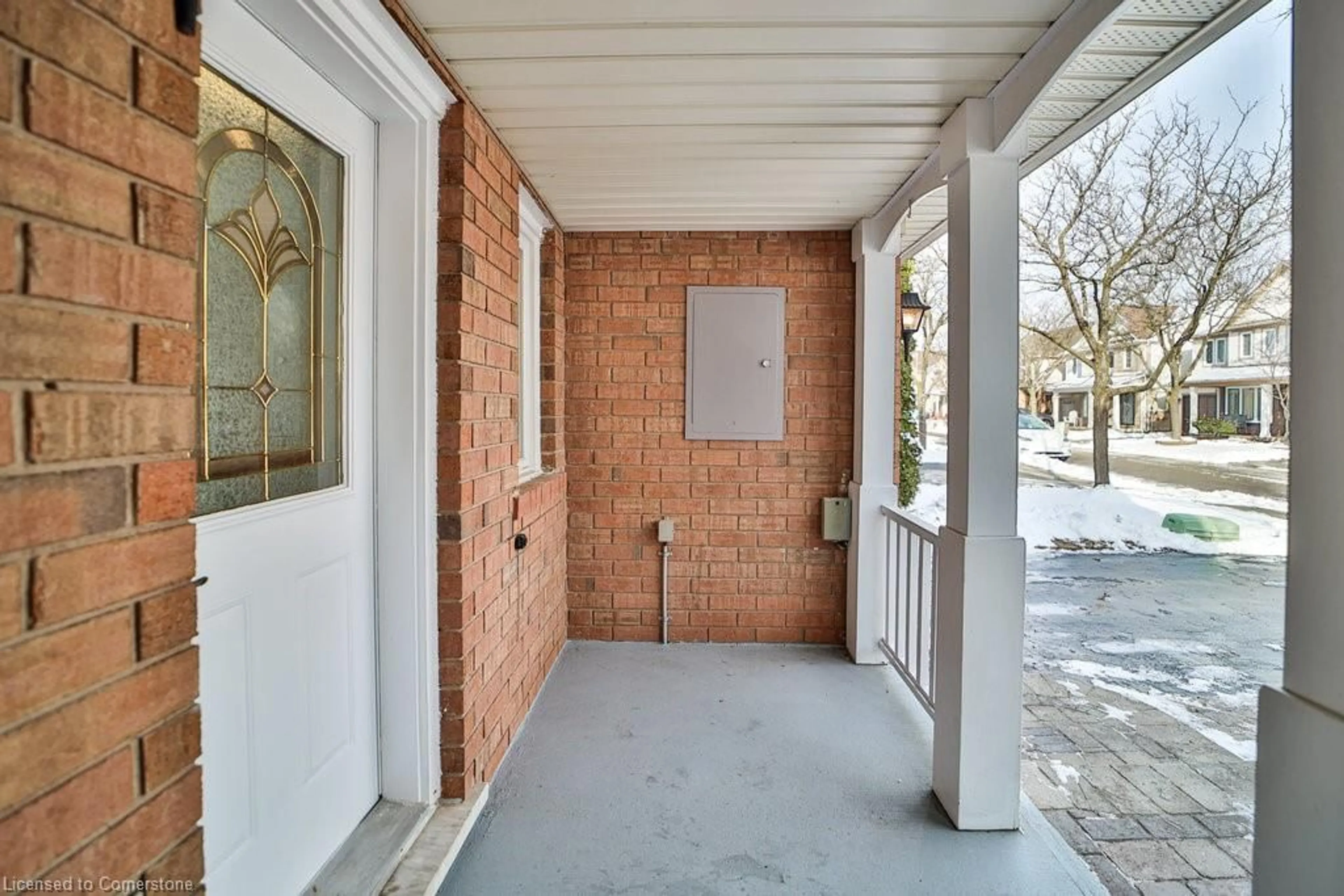 Indoor entryway for 2204 Shadetree Ave, Burlington Ontario L7L 6L2