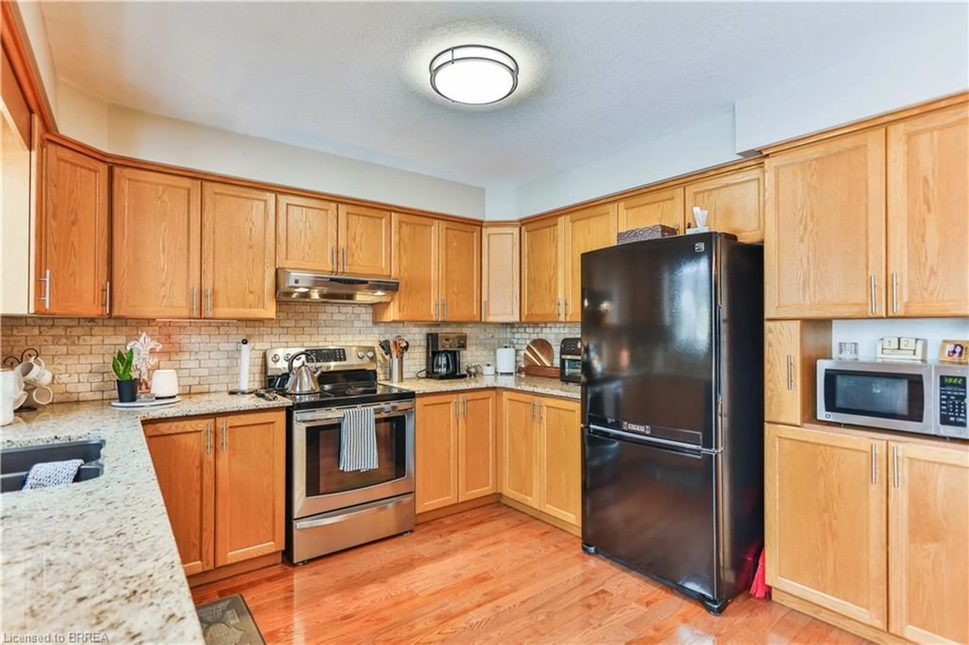 Standard kitchen, unknown for 128 Hollyridge St, Kitchener Ontario N2N 3L9