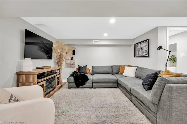 Additional property image - 367 East 28th St