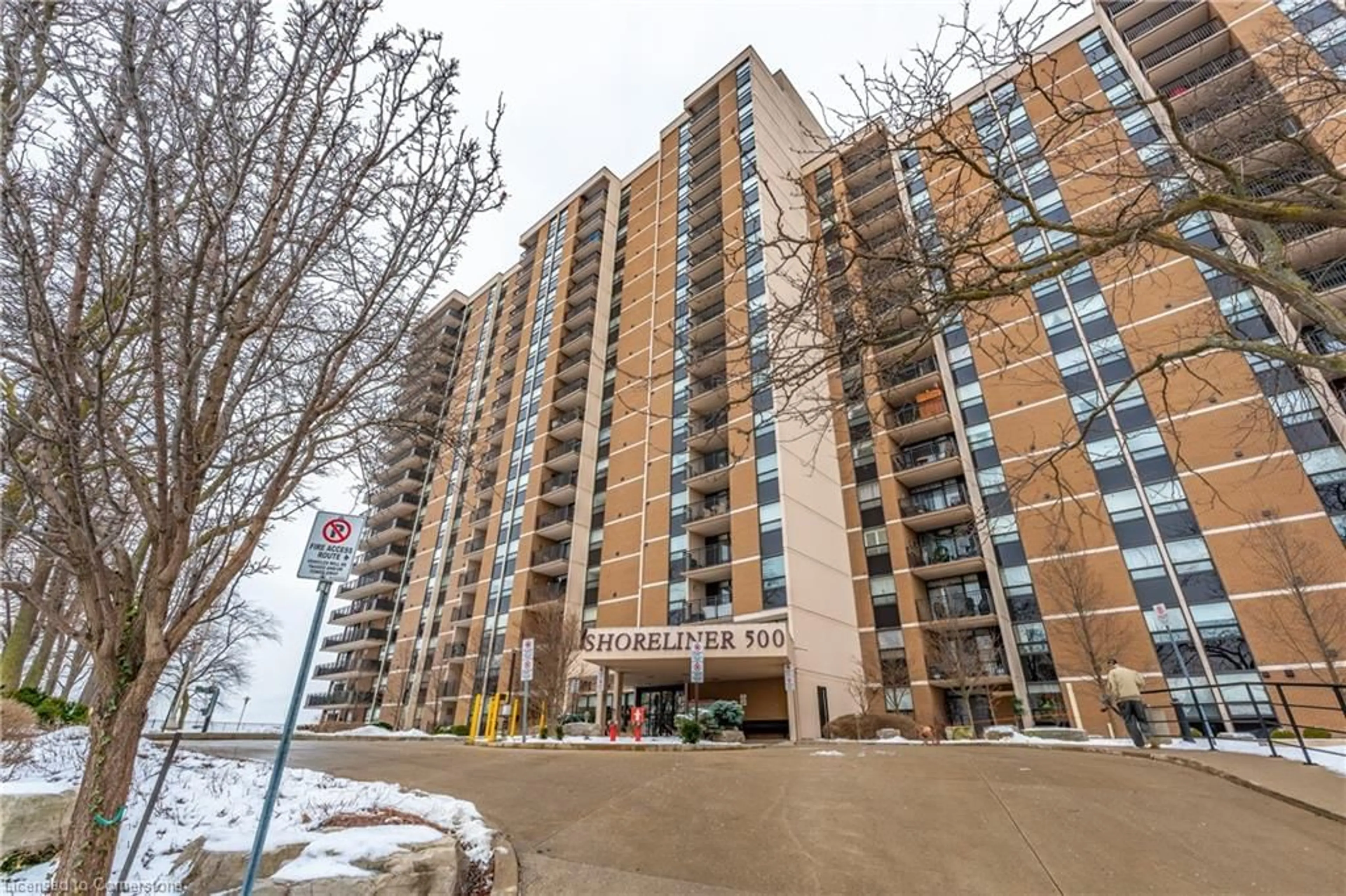 Patio, unknown for 500 Green Rd #1415, Stoney Creek Ontario L8E 3M6