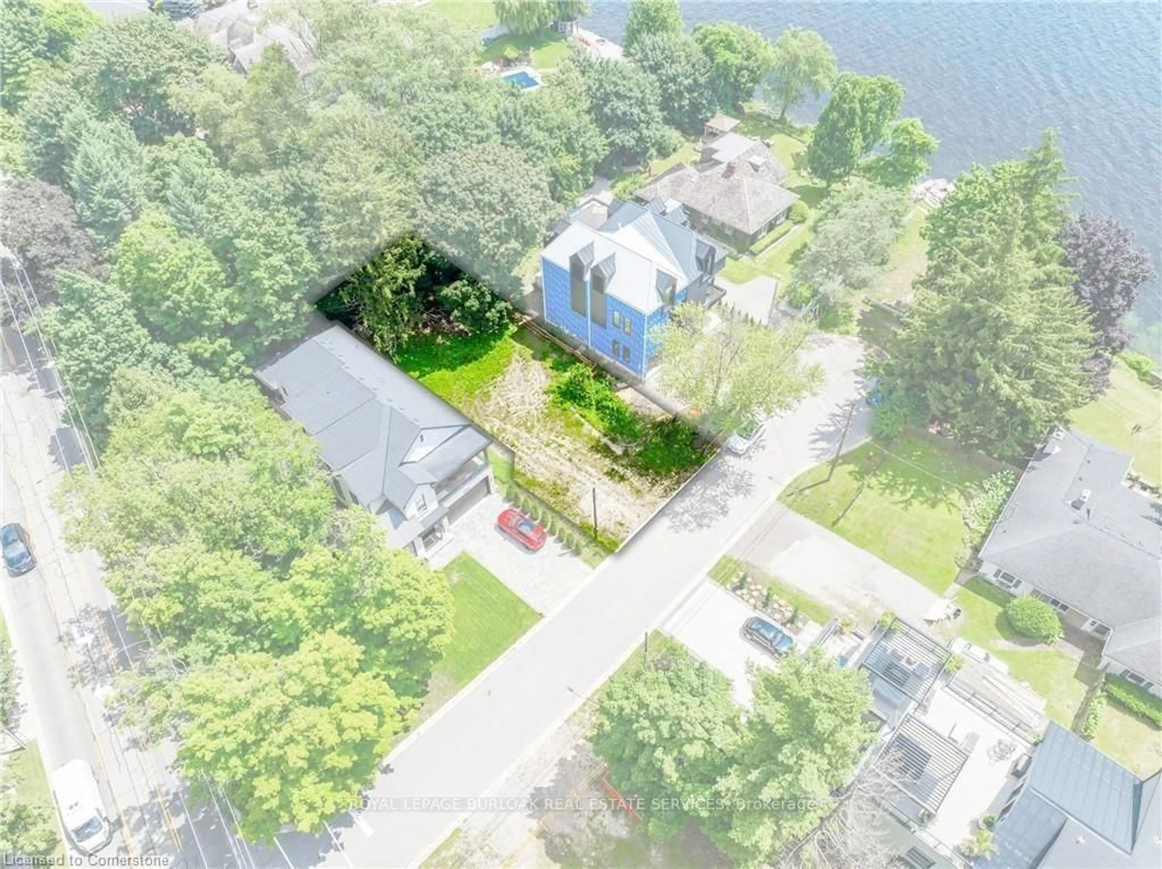 A pic from outside/outdoor area/front of a property/back of a property/a pic from drone, water/lake/river/ocean view for 235 Green St, Burlington Ontario L7R 0B1