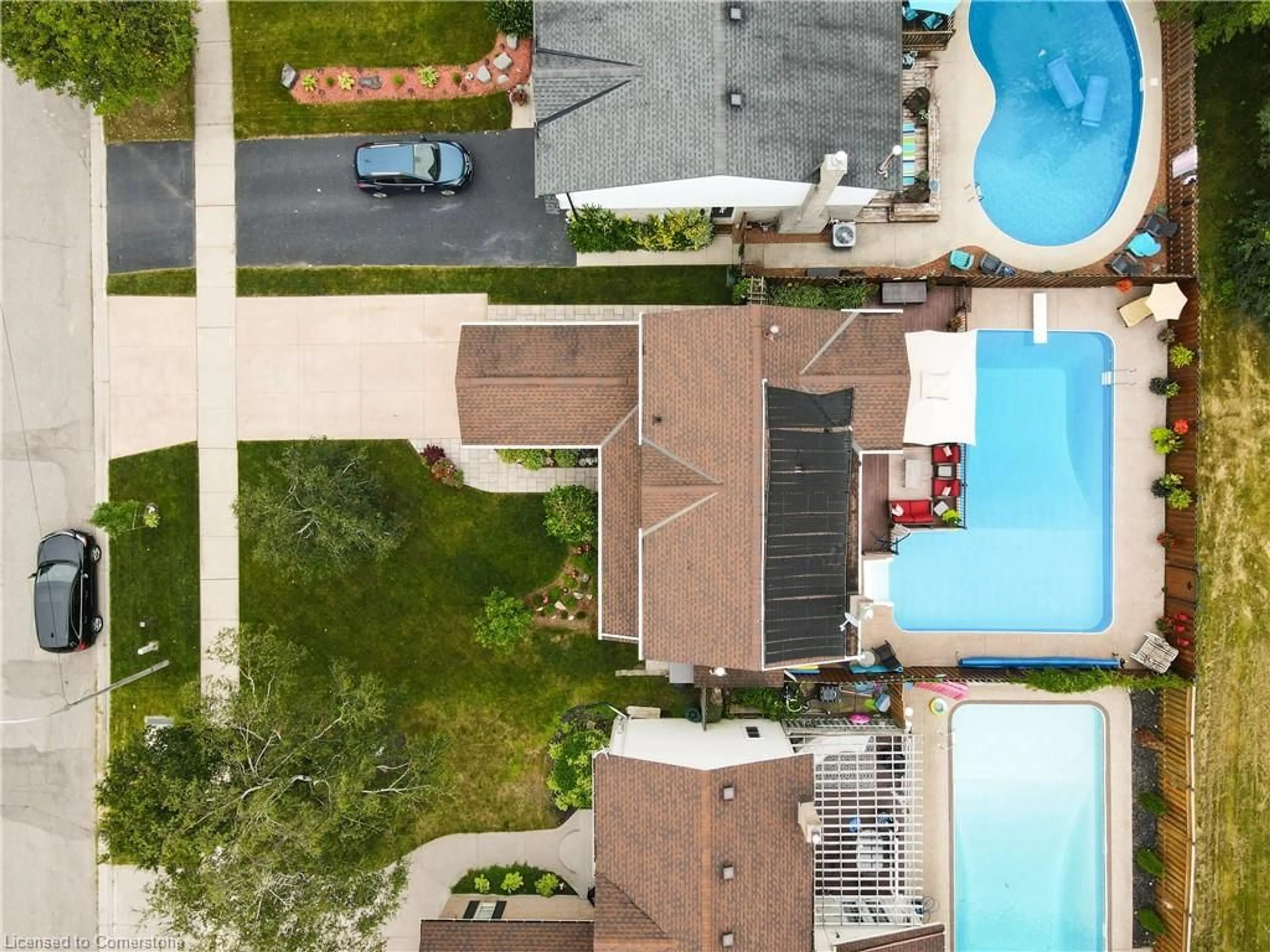 A pic from outside/outdoor area/front of a property/back of a property/a pic from drone, street for 64 Cedar Crest St, Kitchener Ontario N2N 1Y2