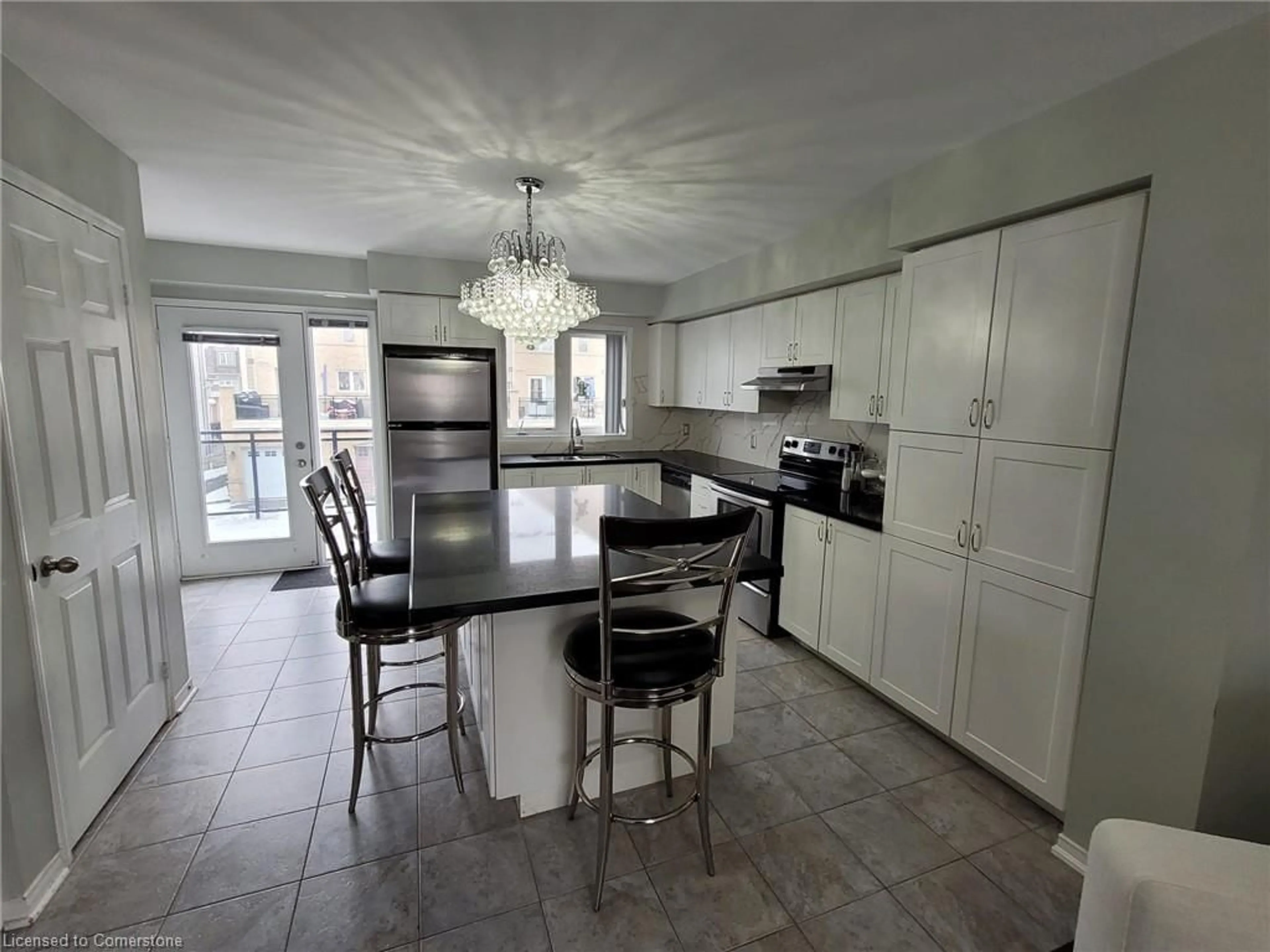 Open concept kitchen, ceramic/tile floor for 3050 Erin Centre Blvd #95, Mississauga Ontario L5M 0P5