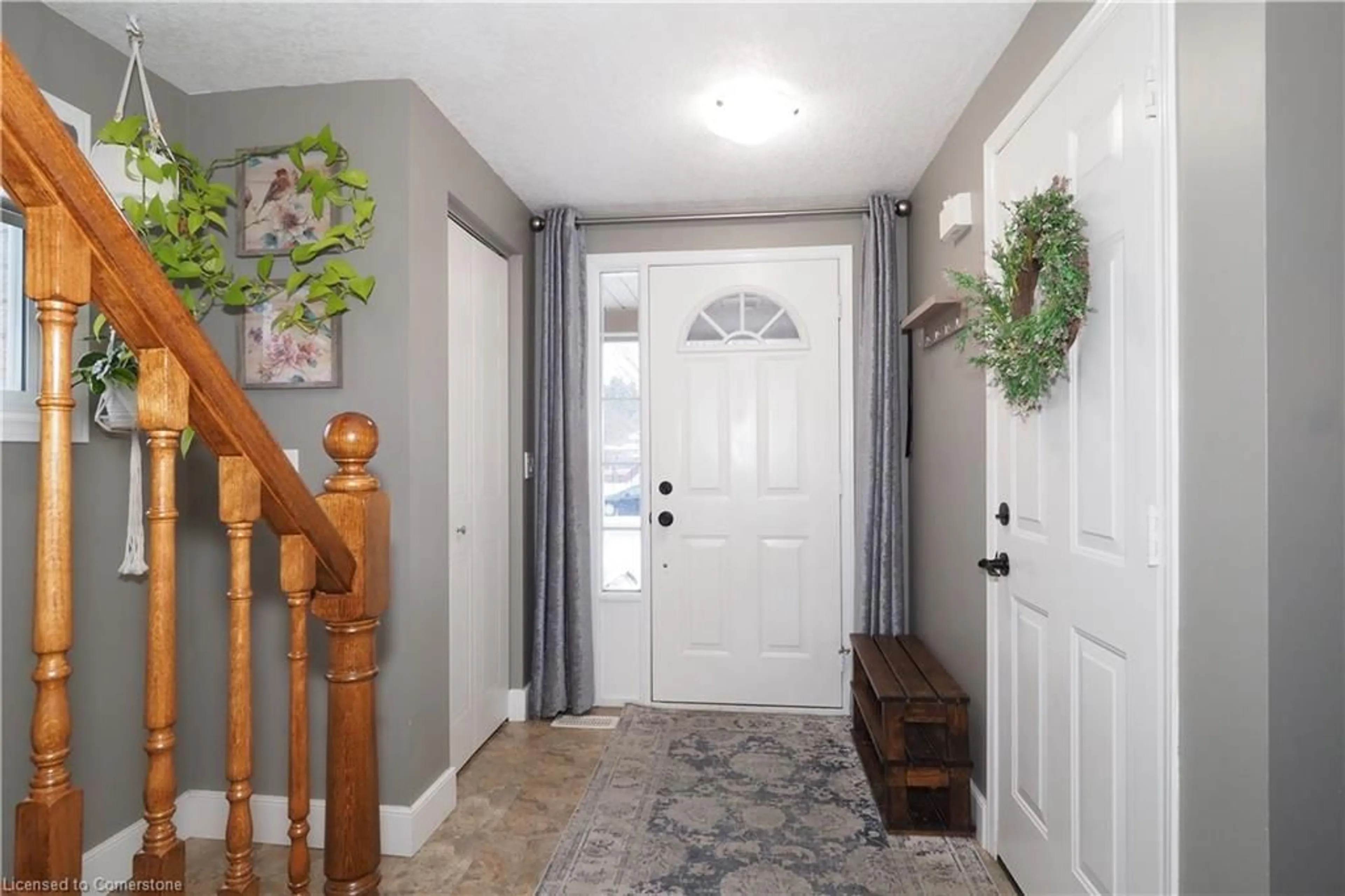 Indoor entryway for 266 Pastern Trail, Waterloo Ontario N2K 3W8