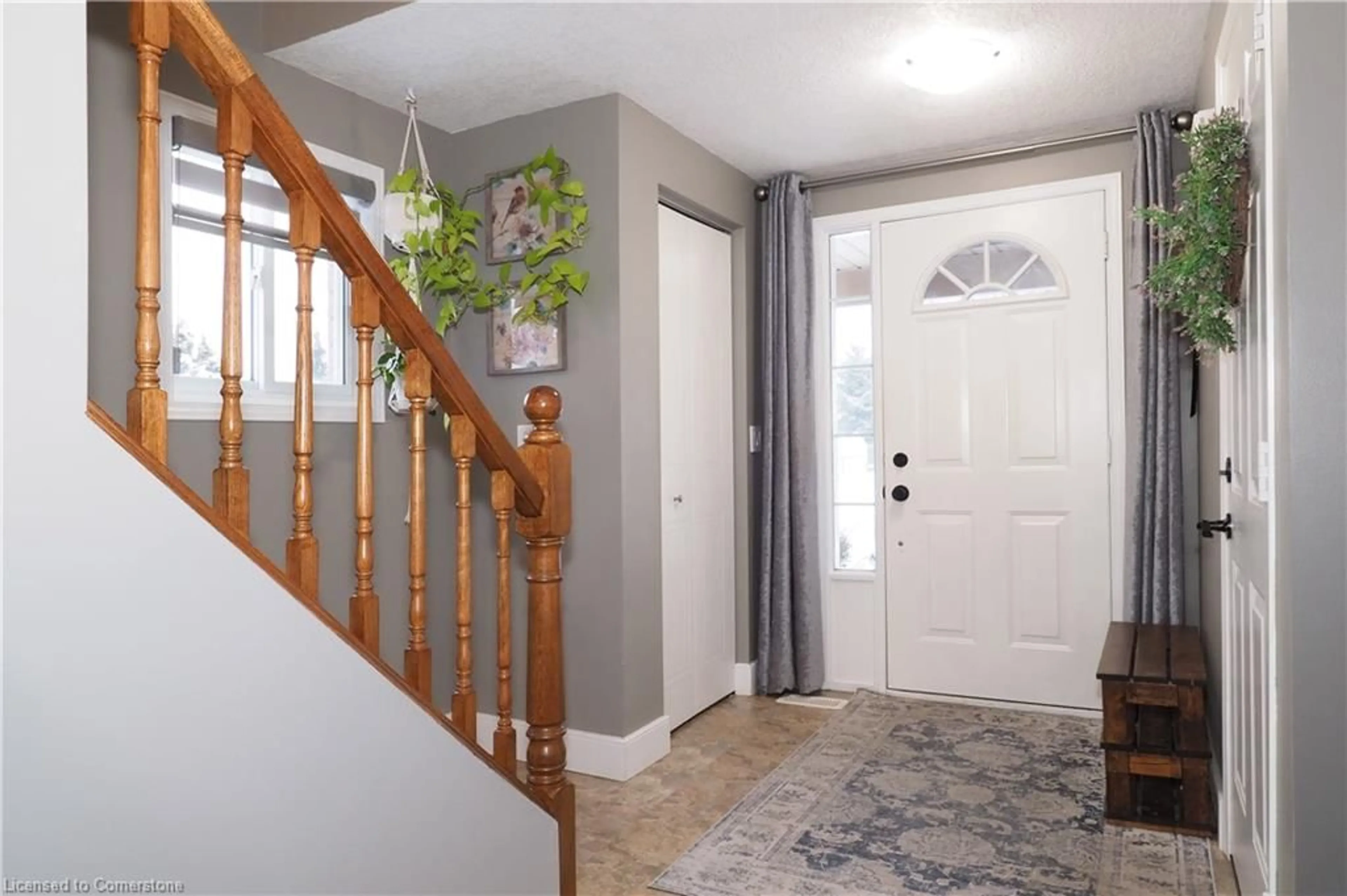 Indoor entryway for 266 Pastern Trail, Waterloo Ontario N2K 3W8