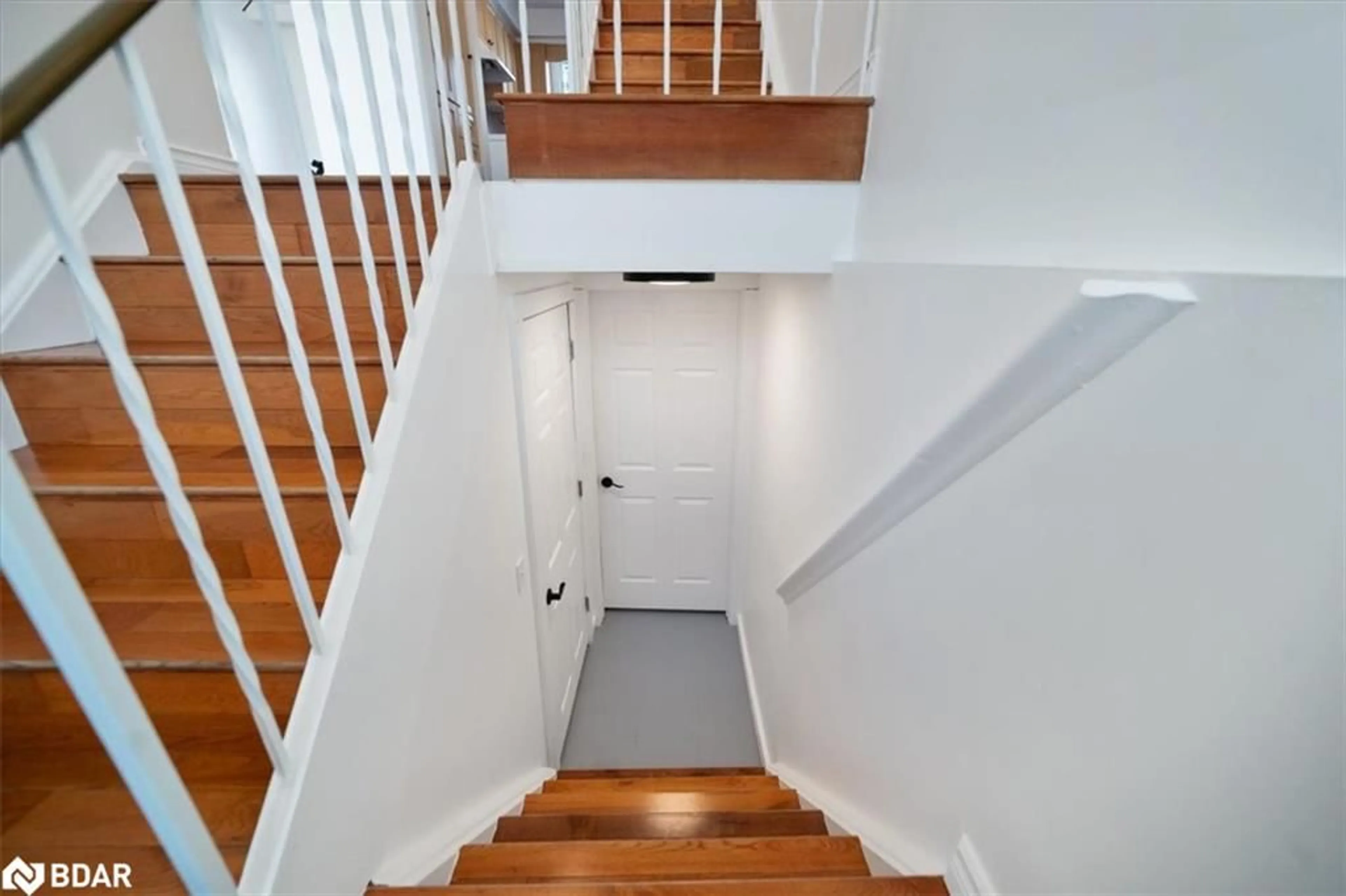 Stairs for 1095 Mississaga St #152, Orillia Ontario L3V 6W7