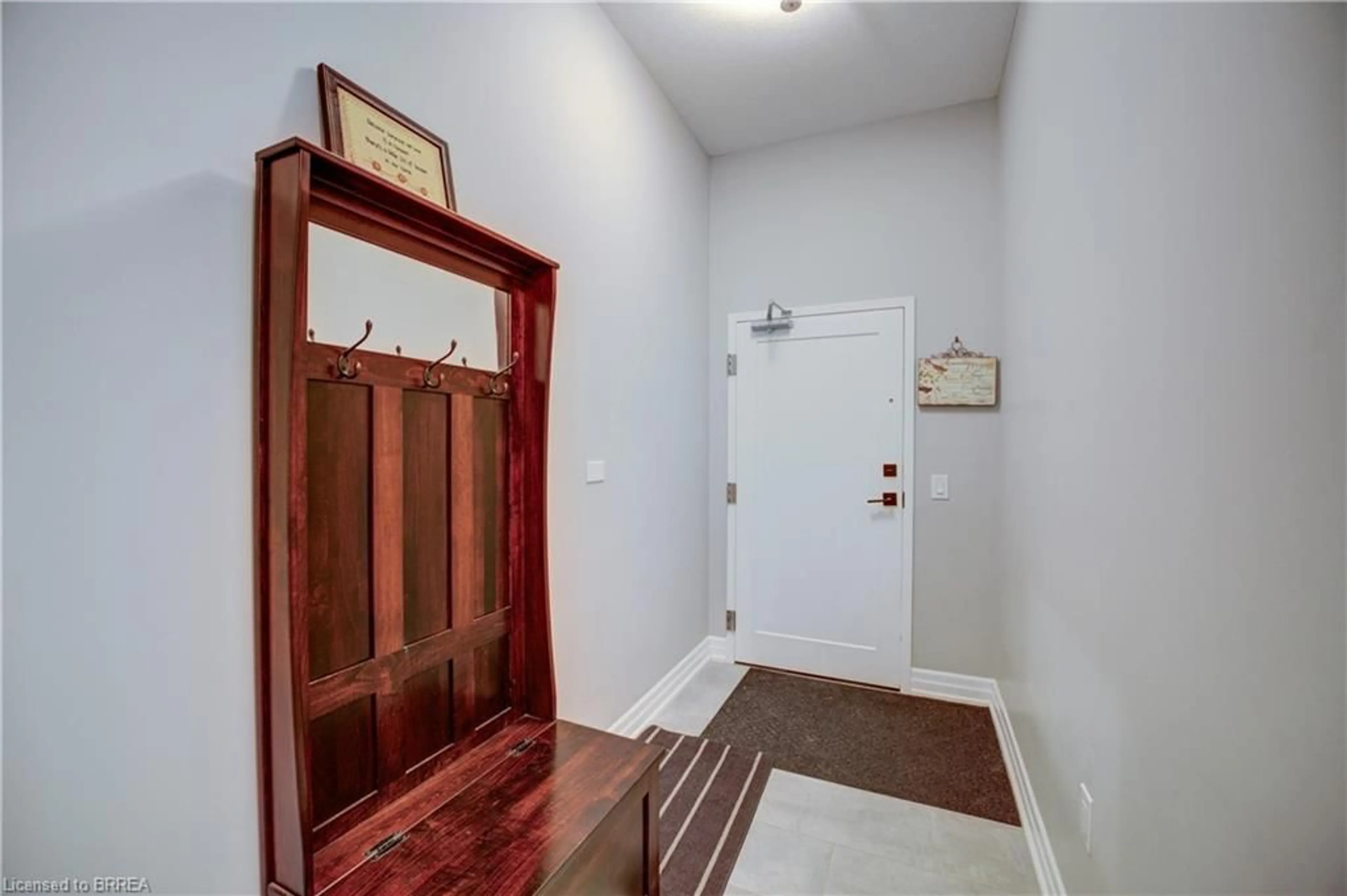 Indoor entryway for 1878 Gordon St #115, Guelph Ontario N1L 0P4