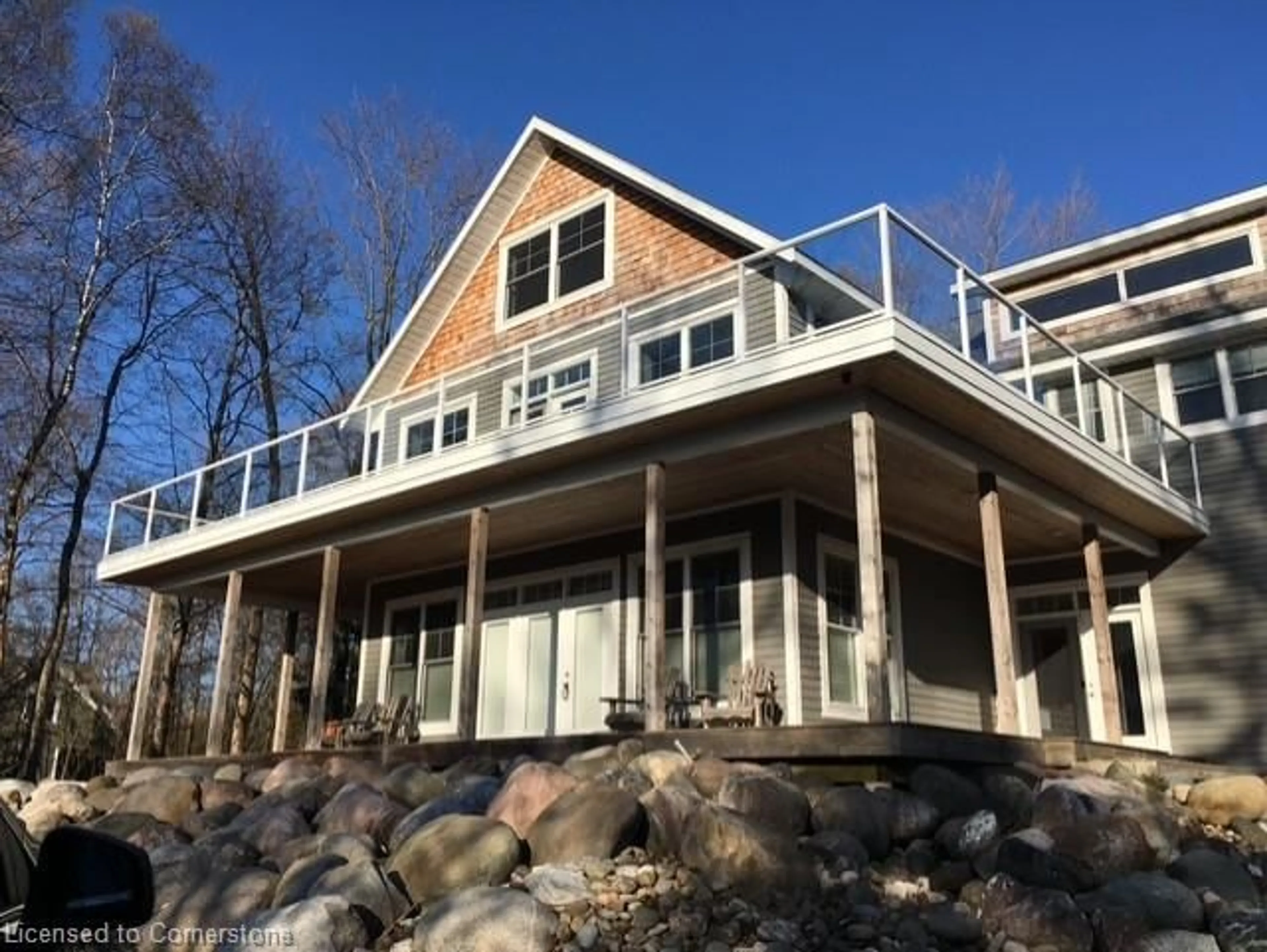 Home with vinyl exterior material, water/lake/river/ocean view for 545 Eckford Ave, Southampton Ontario N0H 2L0