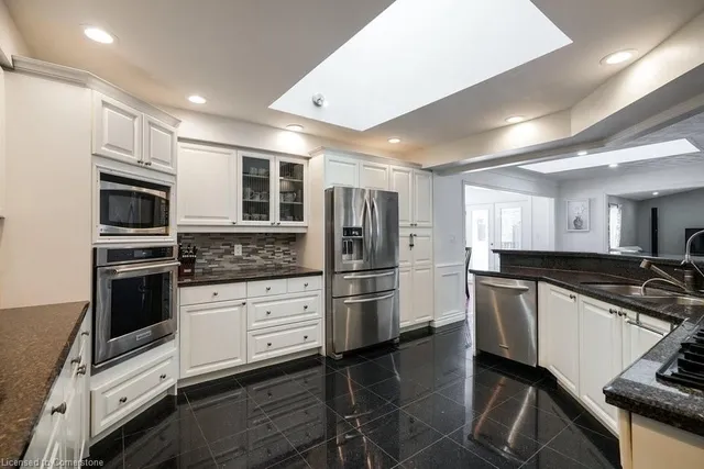 Additional property image - 2658 Guyatt Rd