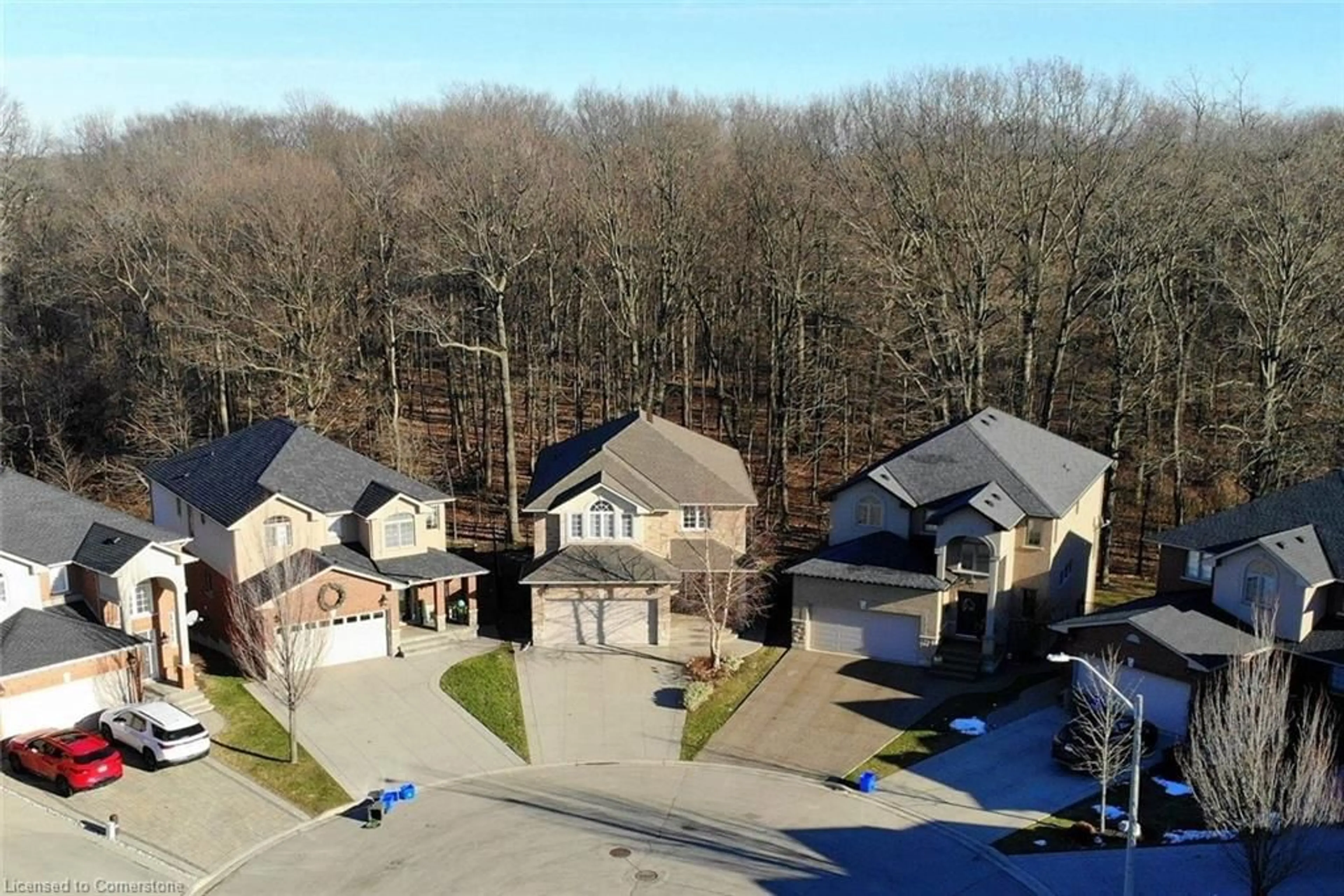 A pic from outside/outdoor area/front of a property/back of a property/a pic from drone, unknown for 59 Holimont Crt, Hamilton Ontario L9C 0B1