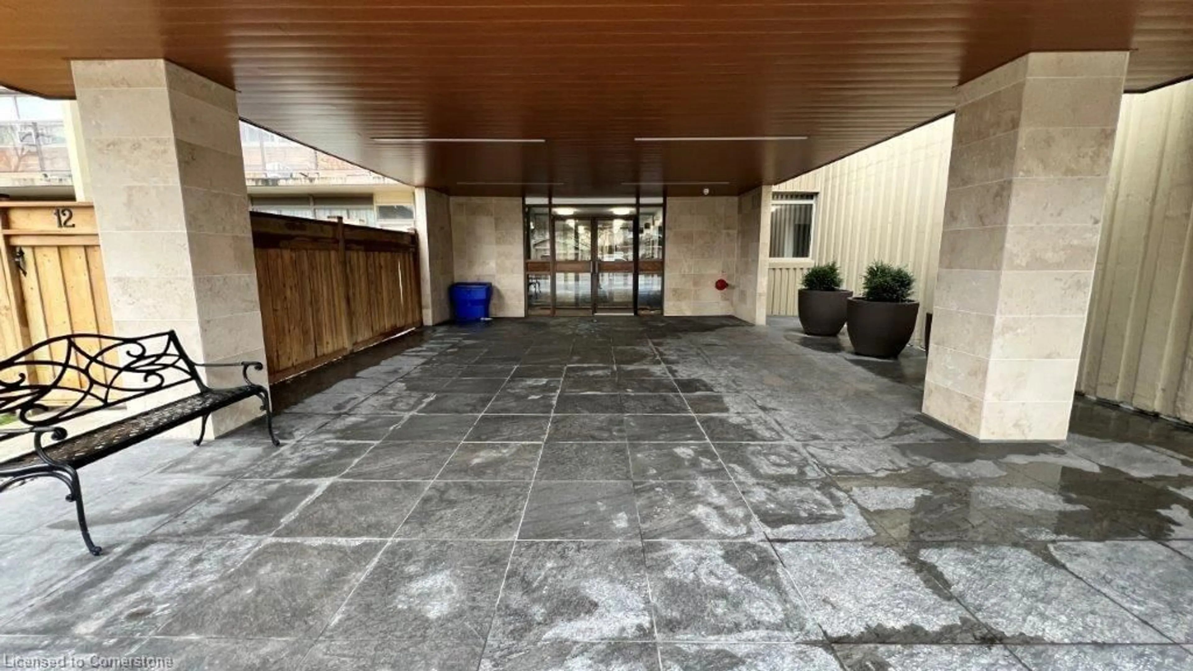 Patio, street for 15 Nicklaus Dr #1010, Hamilton Ontario L8K 5J5